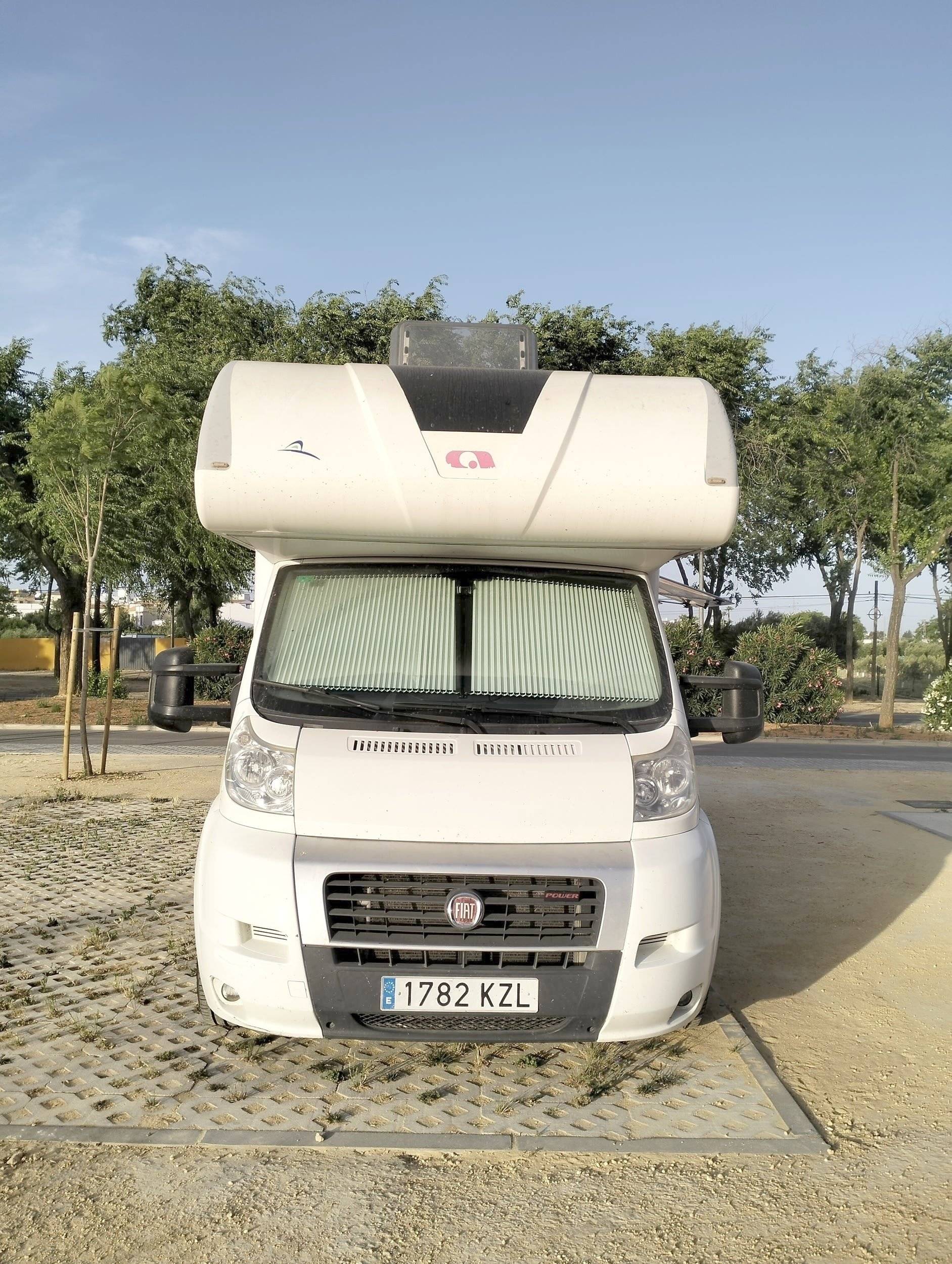 Vista del vehículo ángulo delantero Fiat Ducato 3,0 l Multijet 160 ch. - Yescapa