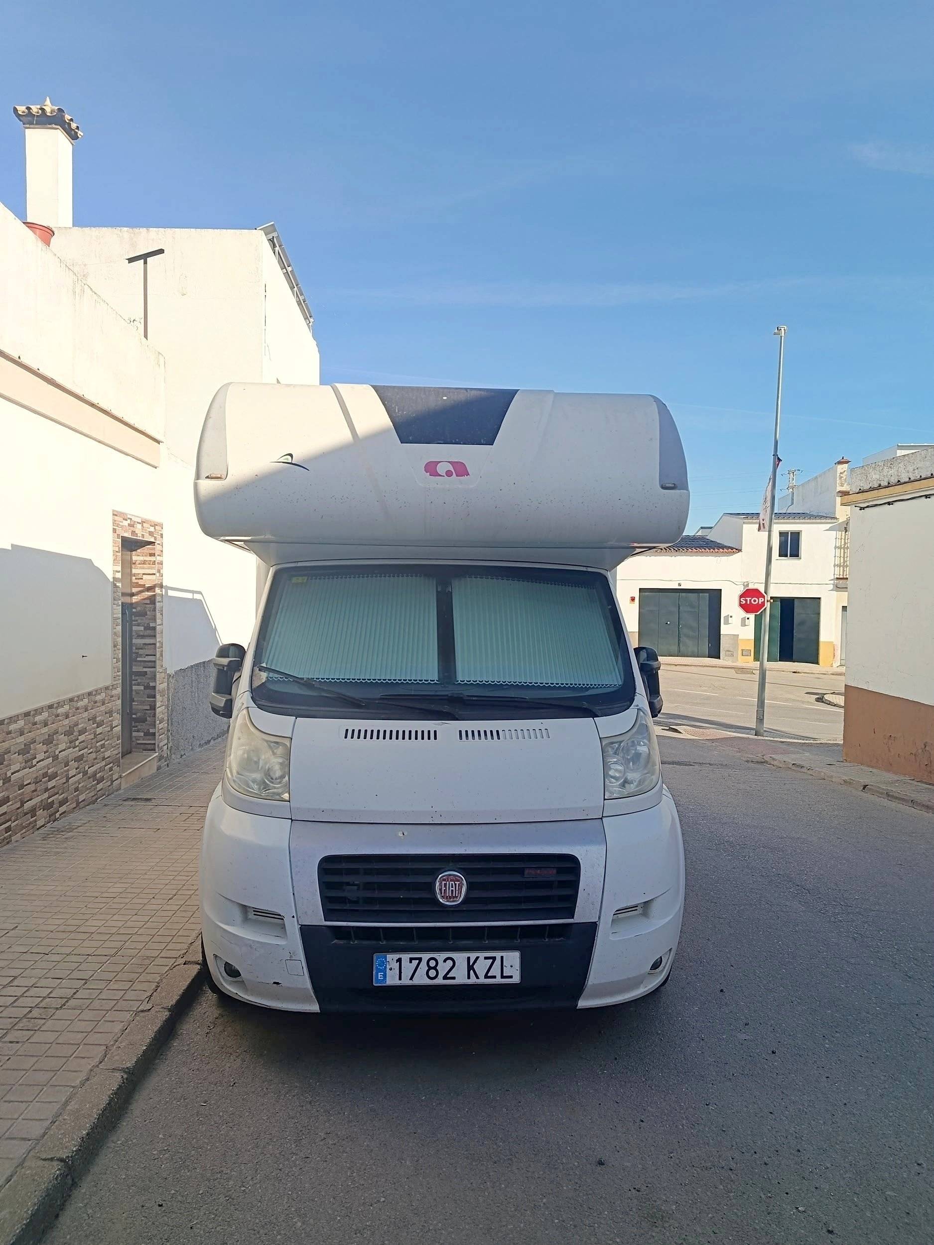 Vista de 3/4 Fiat Ducato 3,0 l Multijet 160 ch. - Yescapa