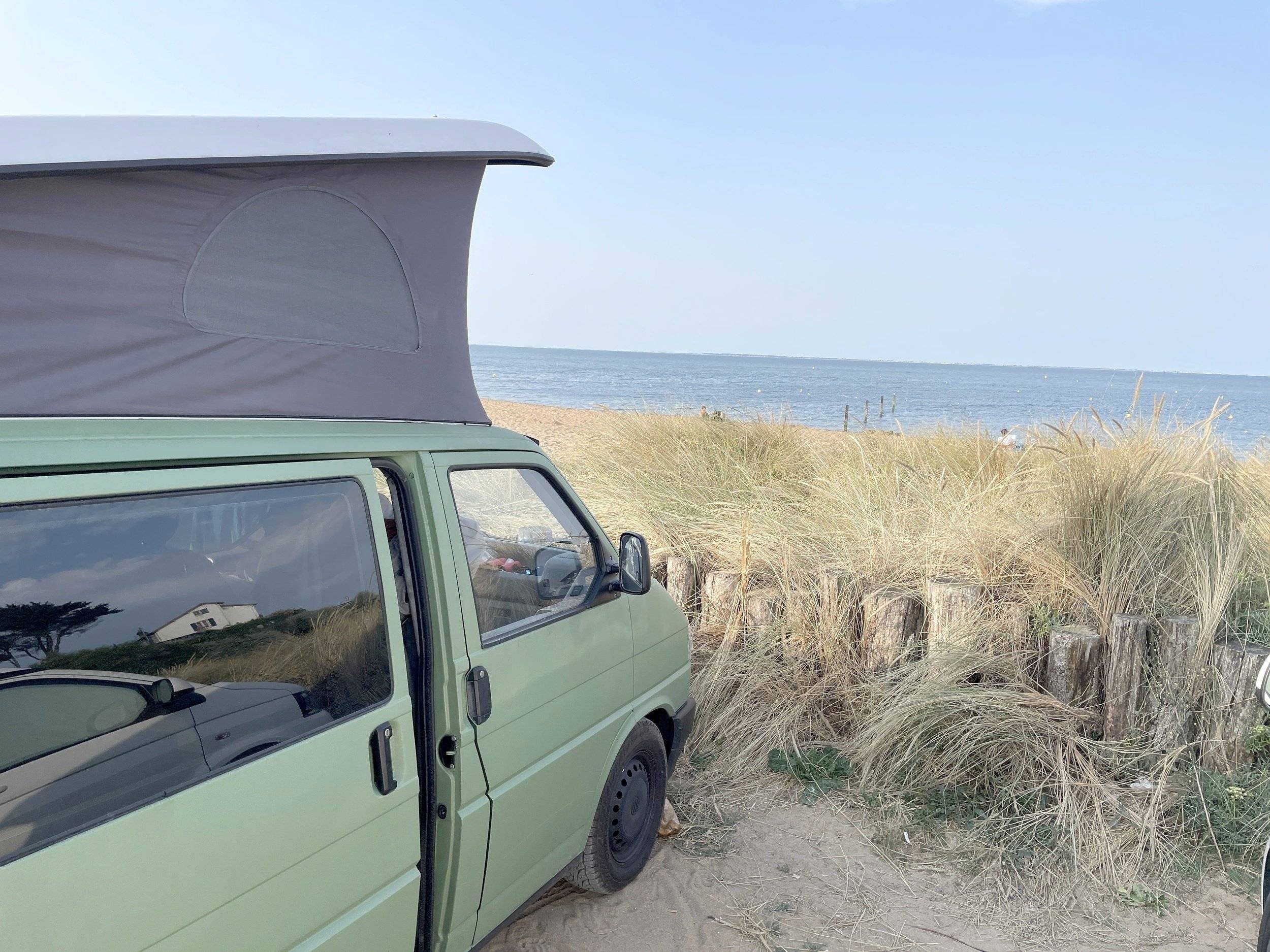 Vue avant de 3/4 Volkswagen T4 Syncro California 2.4D - Yescapa