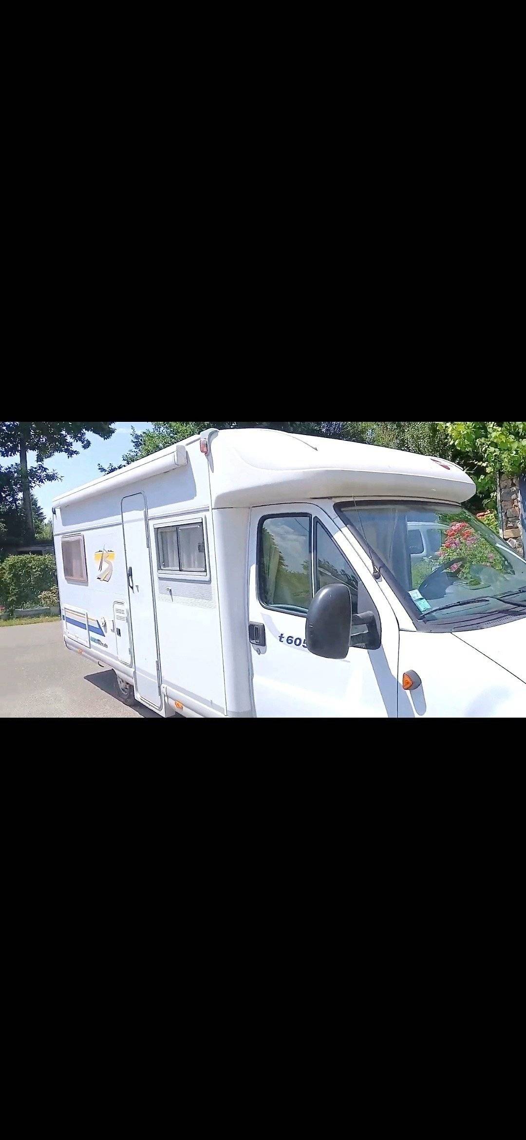 Voorkant 3/4 Fiat Ducato 2.8 JTD - Yescapa