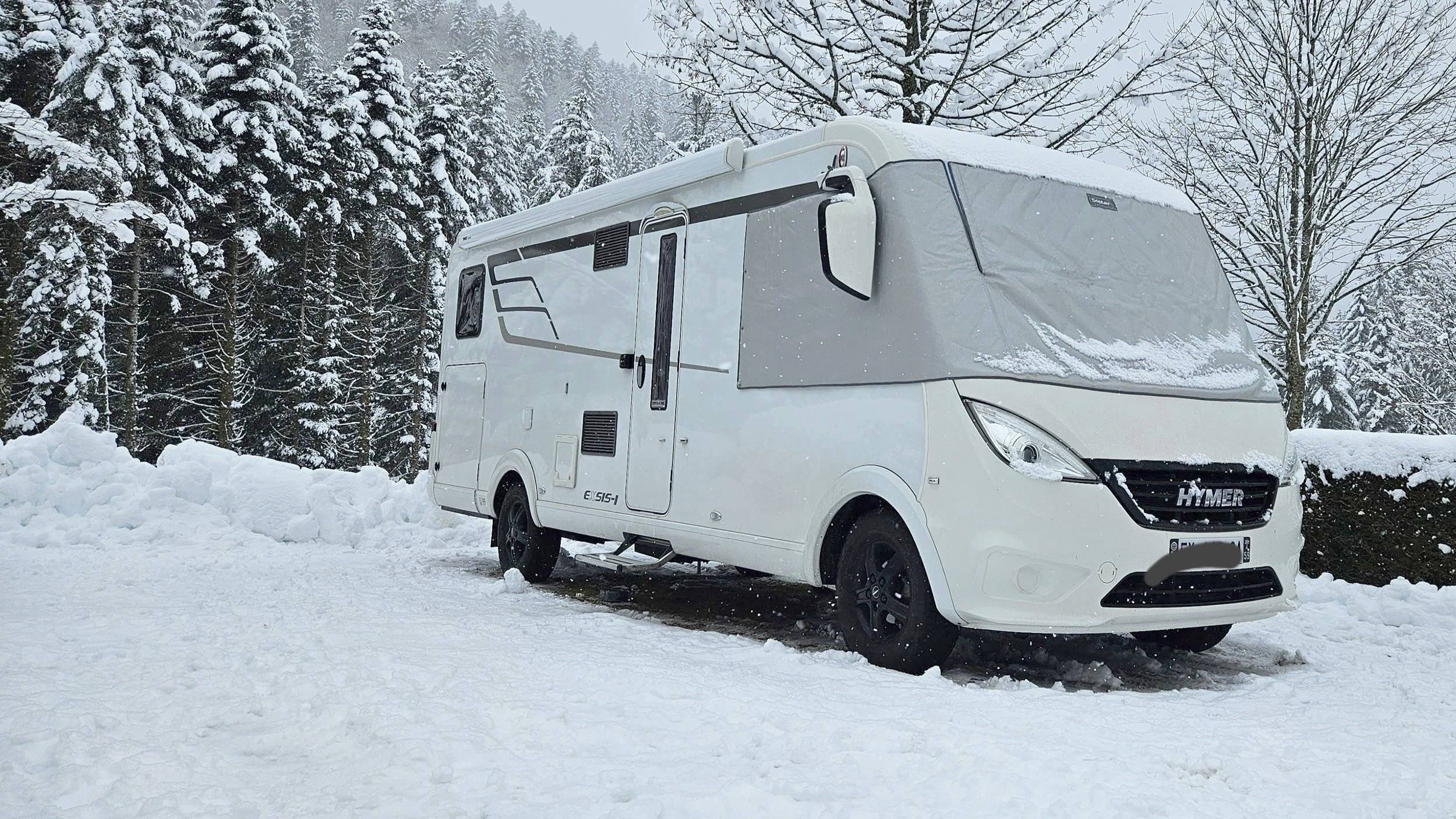 Hymer Exisis-i 678