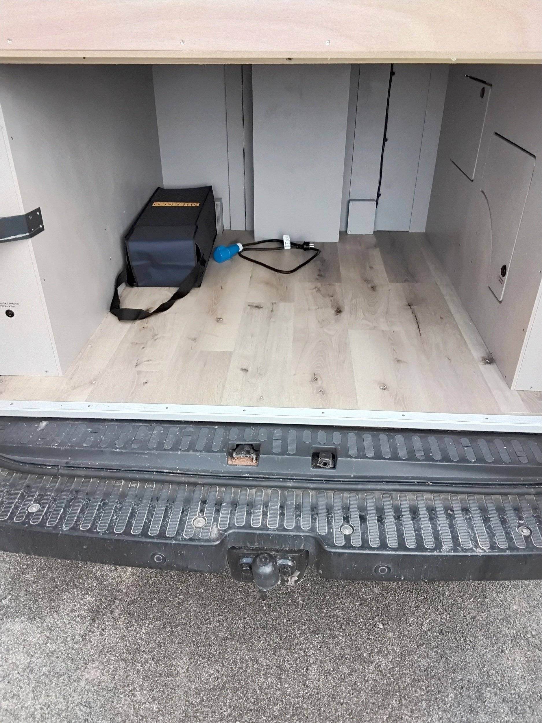 Artisan amenageur Renault master