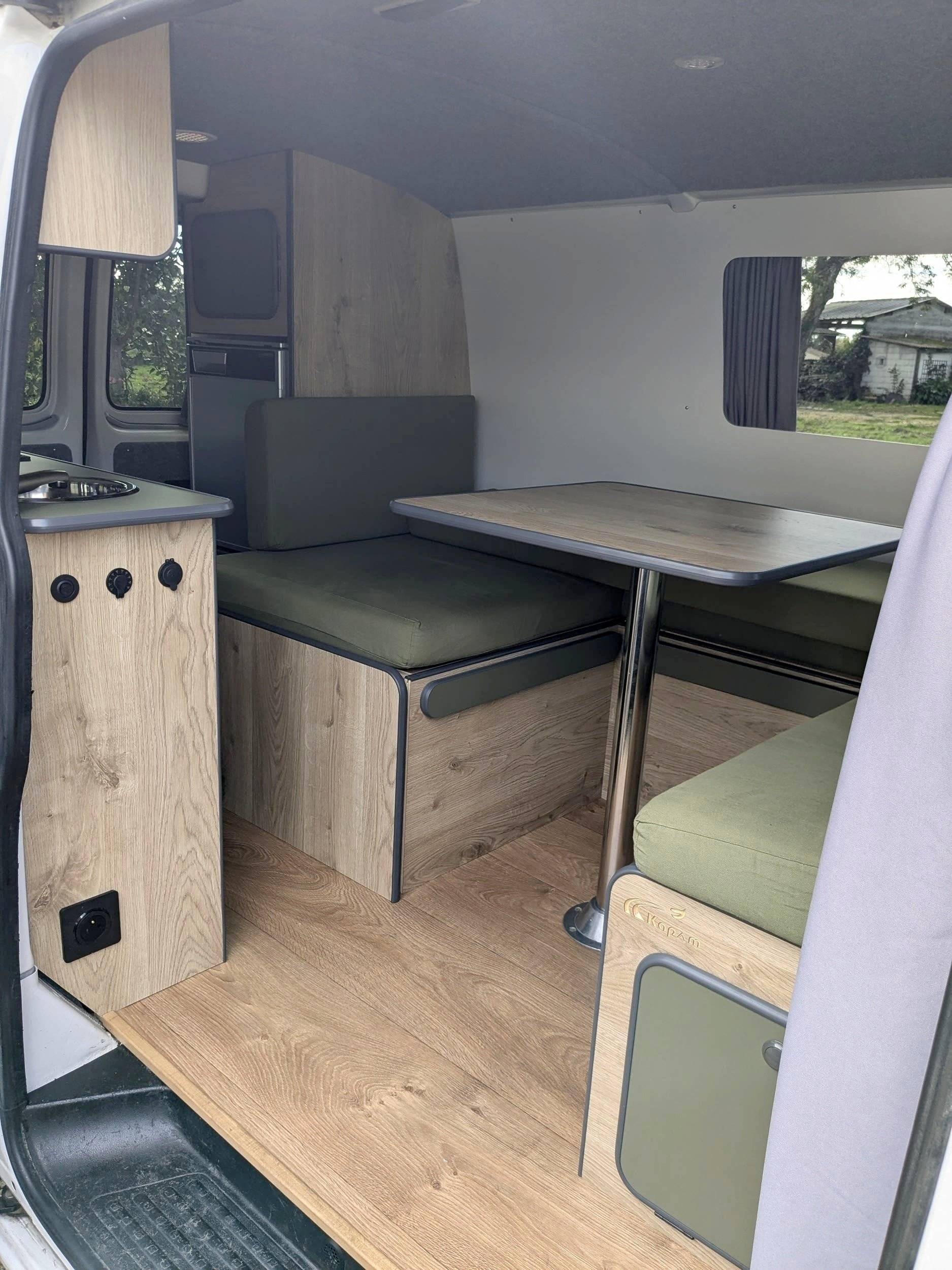 Volkswagen Transporter T5 2 l 102 ch