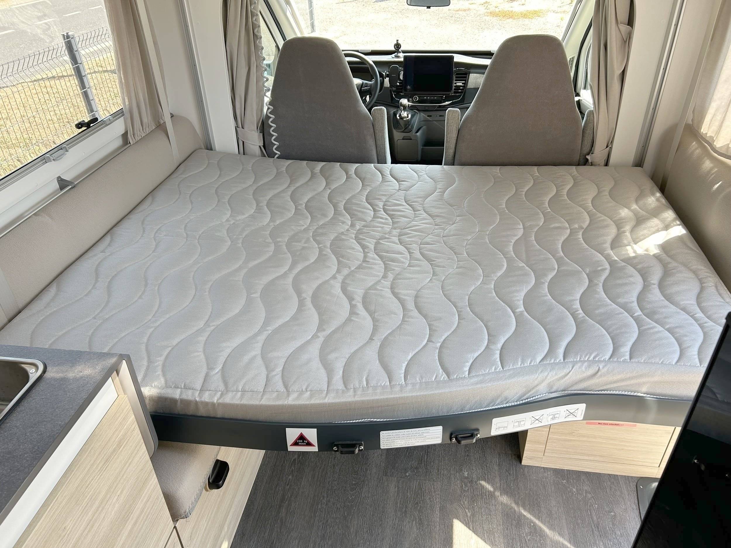 Couchages Ford Transit 2,0 l 130 ch - Yescapa