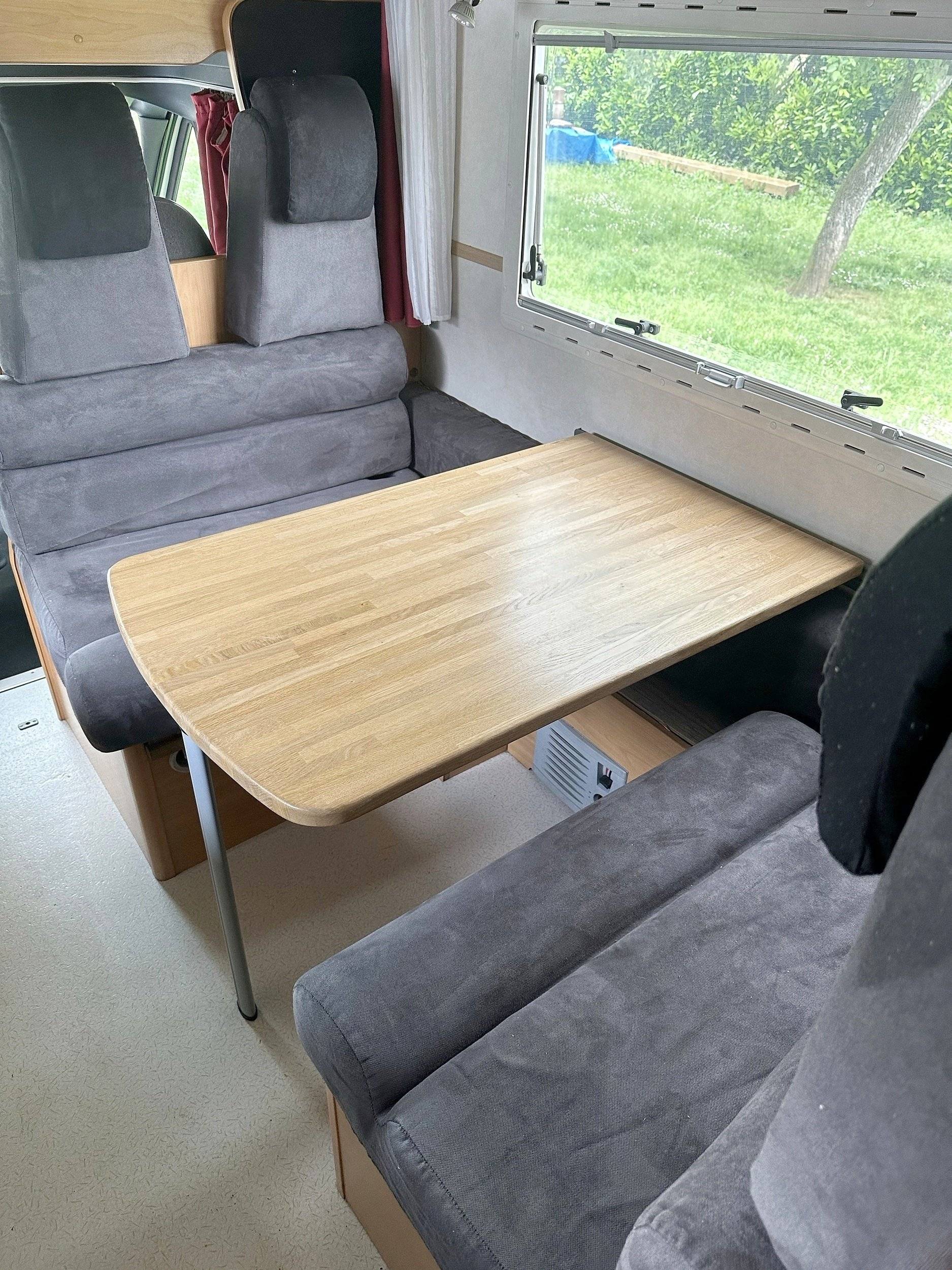 Challenger Transit 2,5 l TDCi 140 ch.