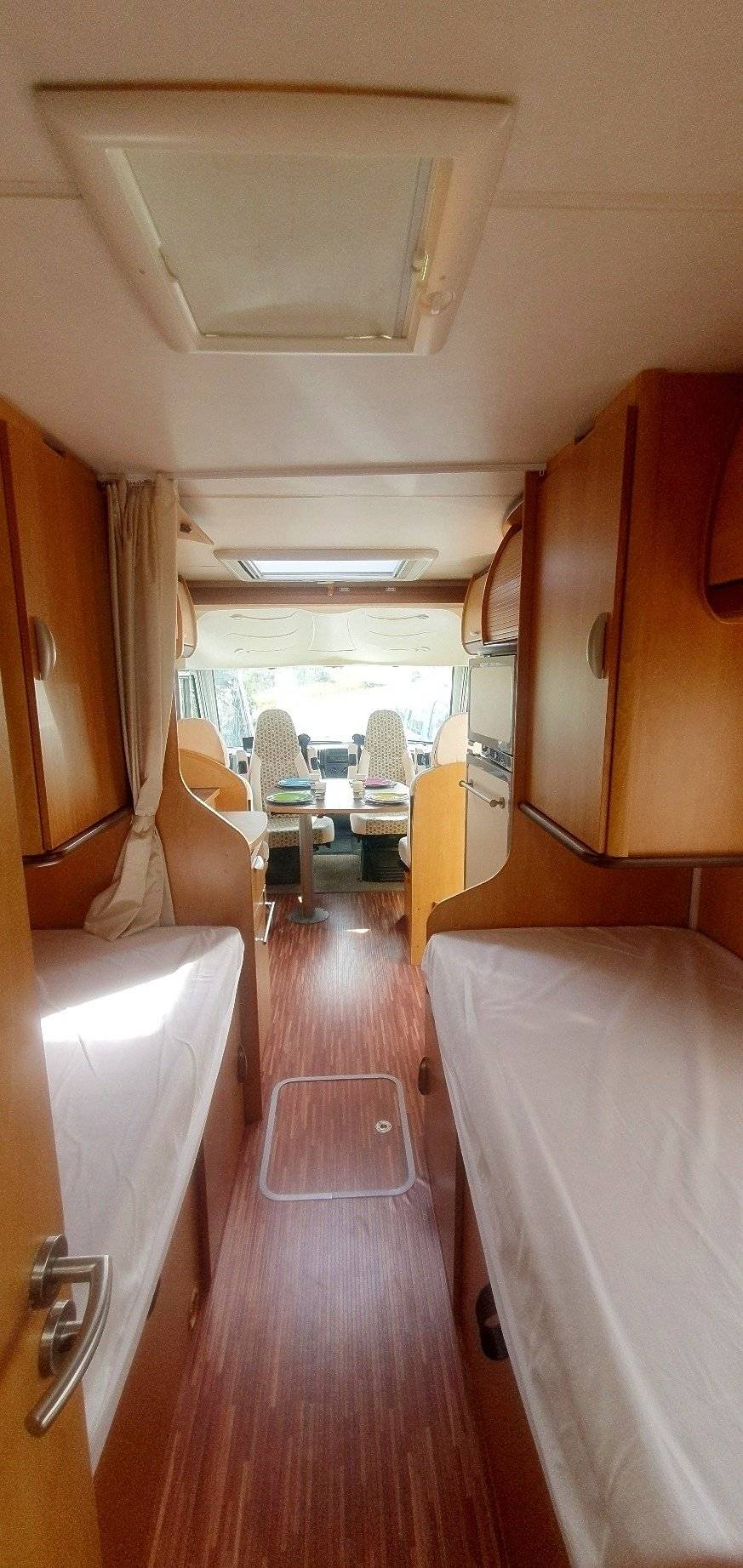 Slaapplaatsen Fiat Ducato 3,0 l 160 ch - Yescapa