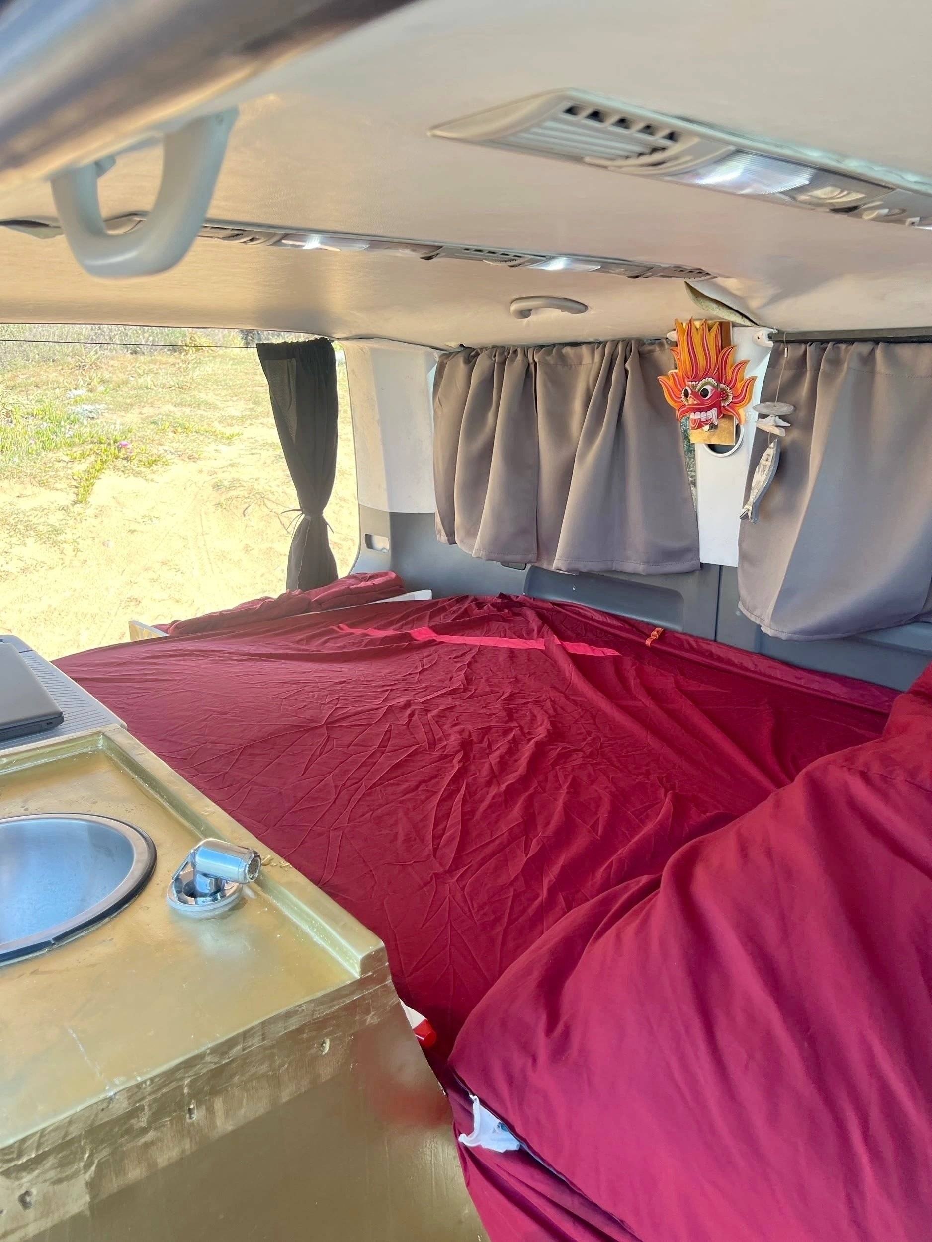 Berth Volkswagen T5 1,9 l 102 ch - Yescapa