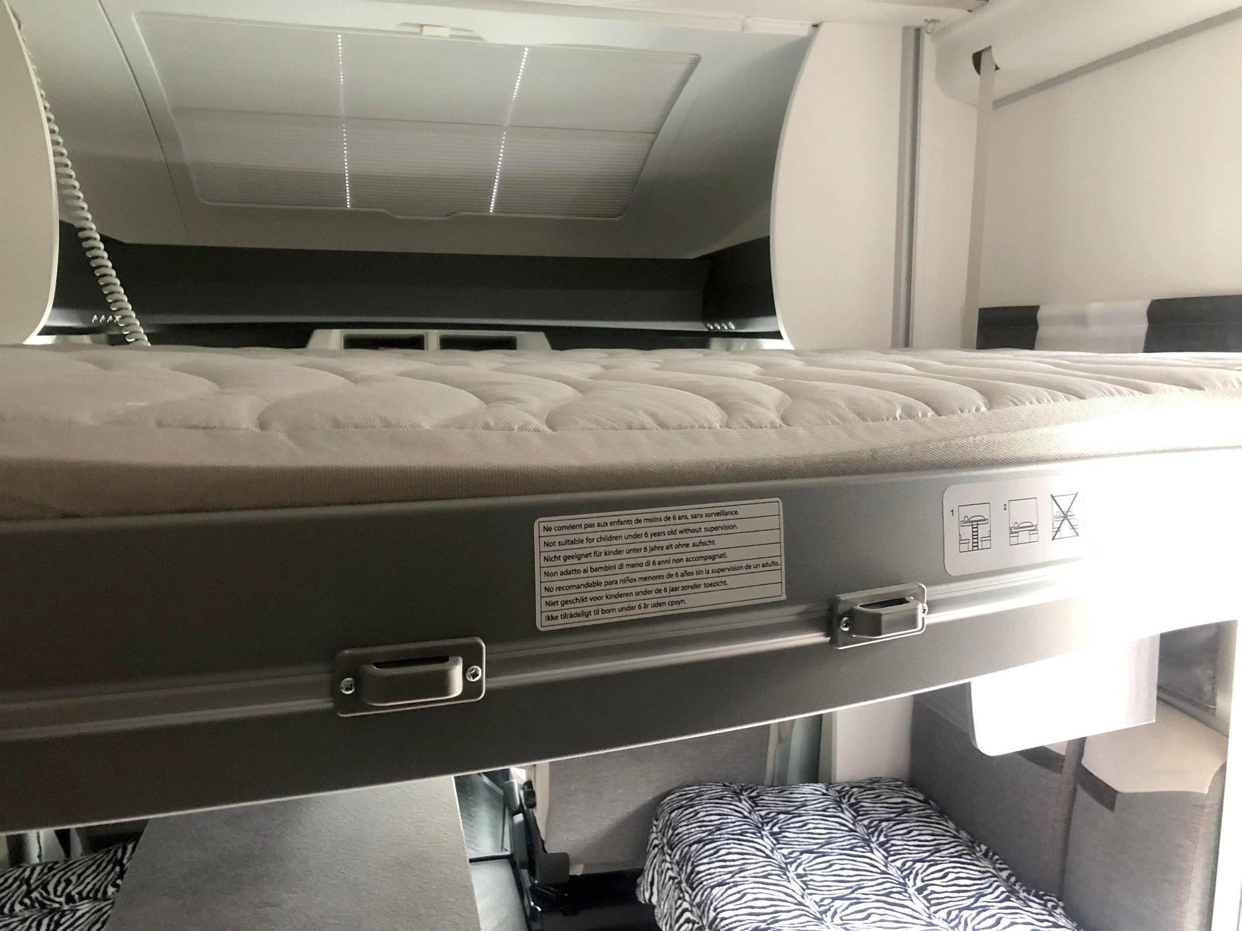 Challenger 328 Graphite Premium