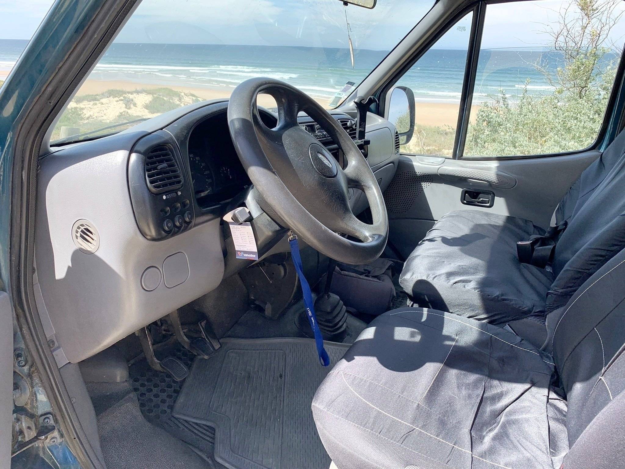 Poste de conduite Ford transit - Yescapa