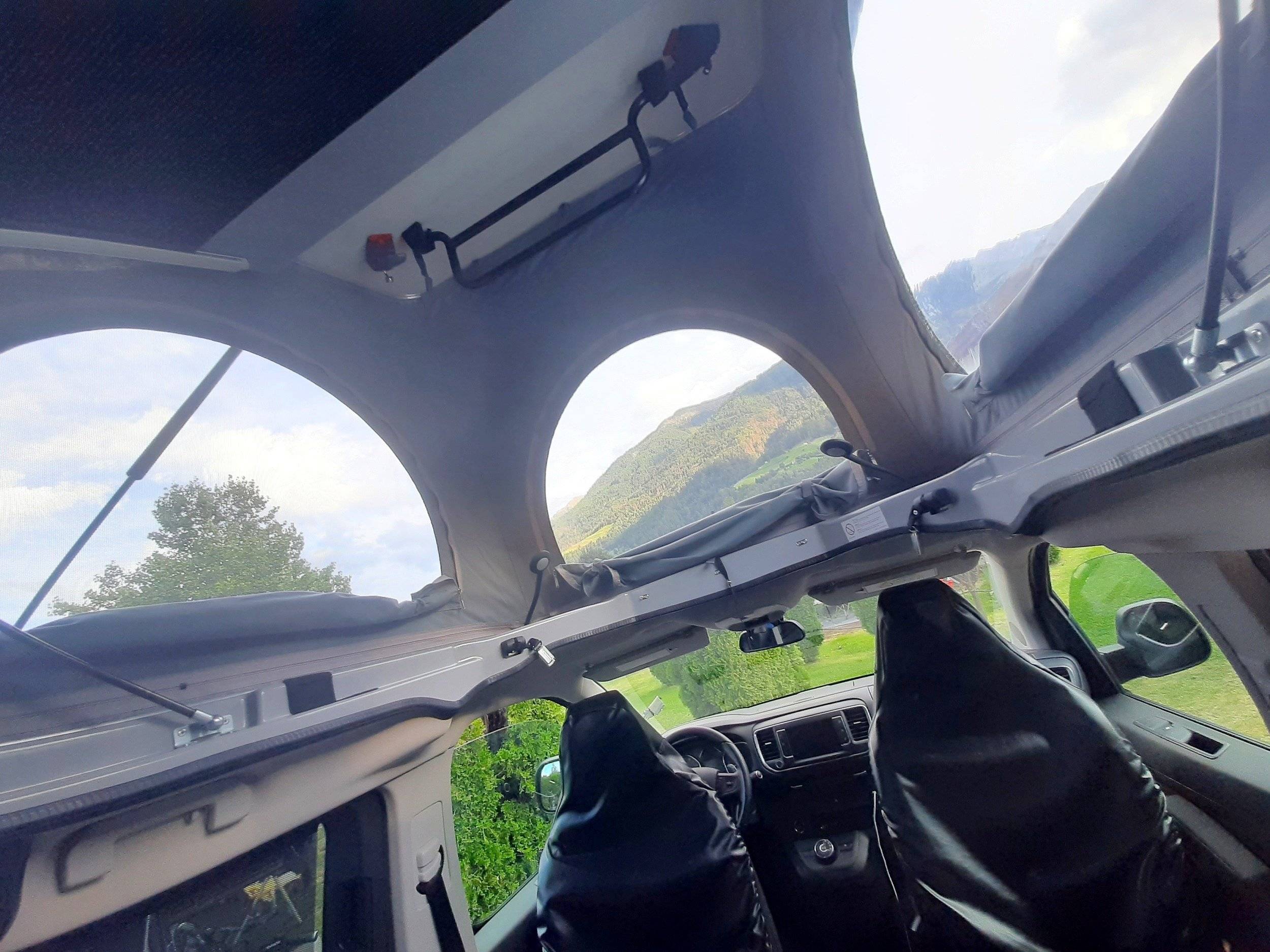 Poste de conduite Toyota Proace Verso - Yescapa