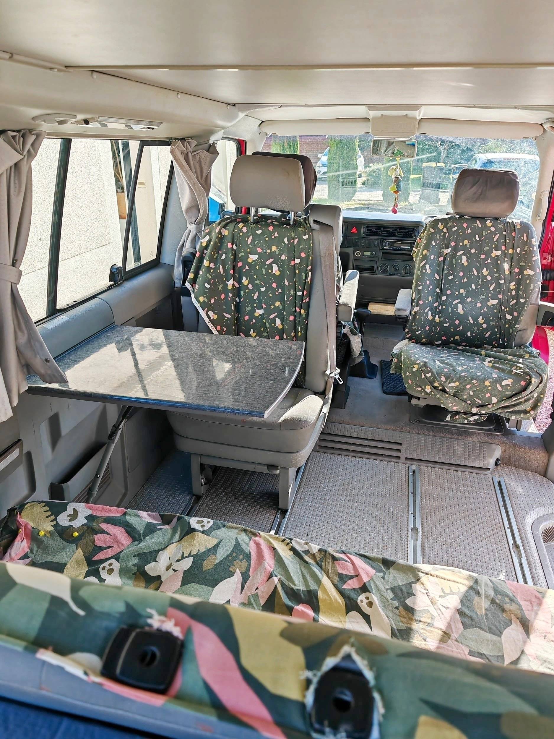 Coin repas Volkswagen T4 Multivan Westfalia - Yescapa