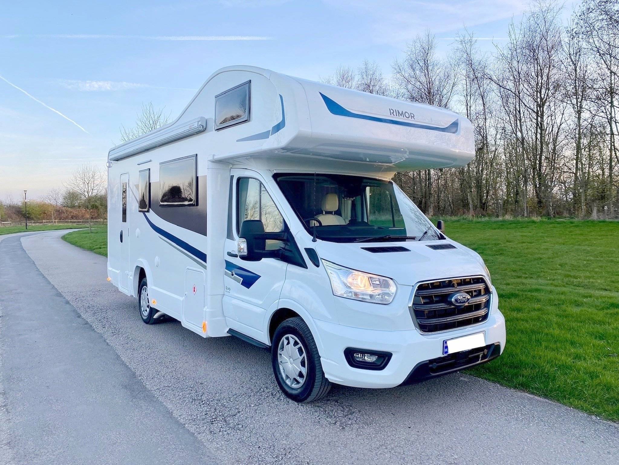 Location Campingcar capucine Blackpool Rimor EVO SOUND 2022 60244 Yescapa