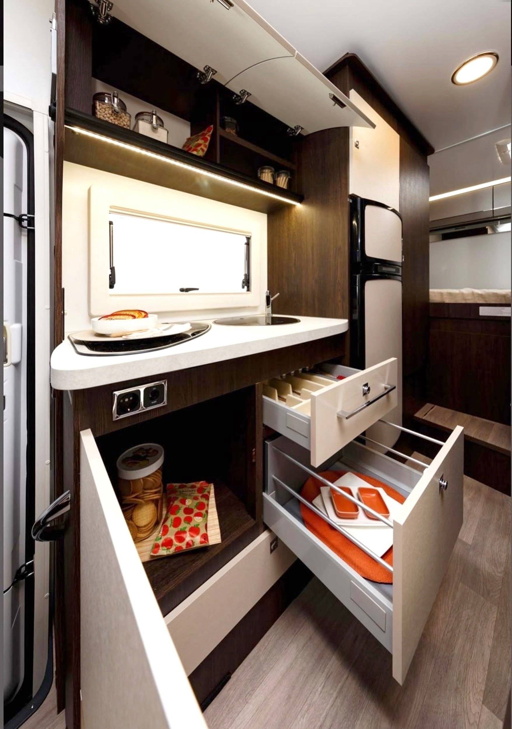 Dining Area Fiat Ducato 2,3 l 170 ch. - Yescapa