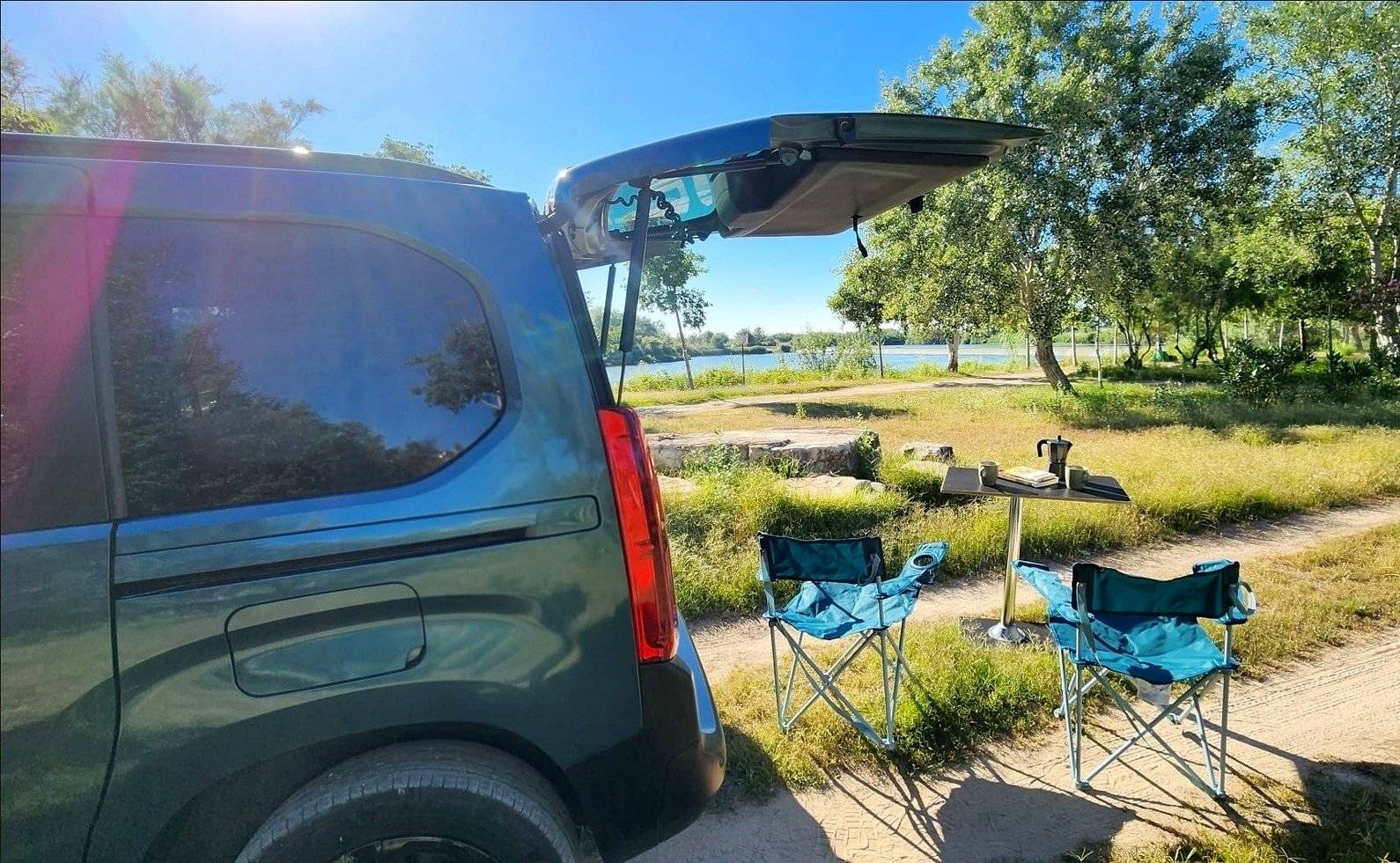 Menjador Citroën Berlingo - Yescapa