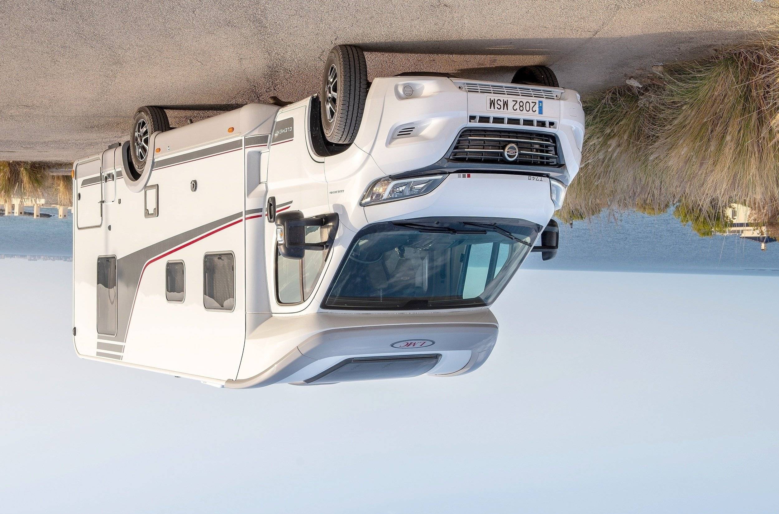 Vista del vehículo ángulo delantero Fiat Fiat Ducato 2.3 140 cv - Yescapa