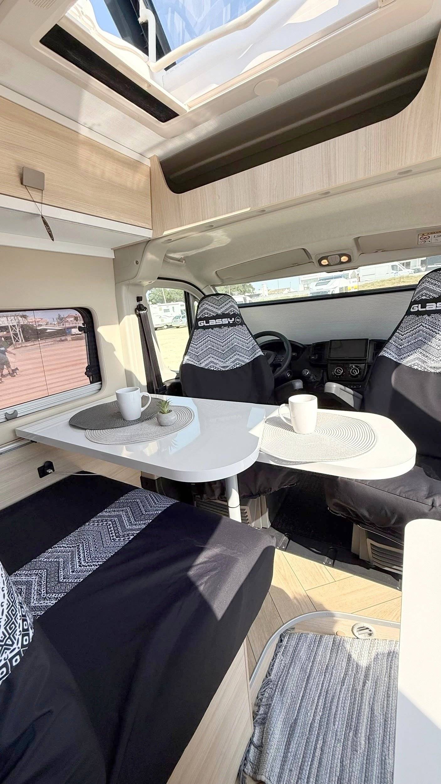 Dinette Fiat Ducato Multijet 3  140 - Yescapa