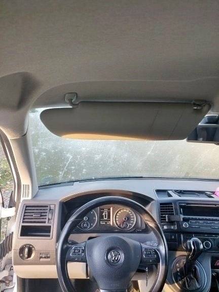 Poste de conduite Volkswagen T5 2,0 l 140 ch - Yescapa