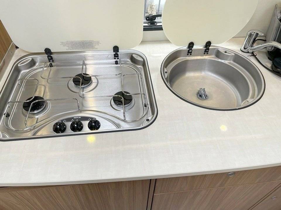 Carado / Capron 2,3 l 130 ch.