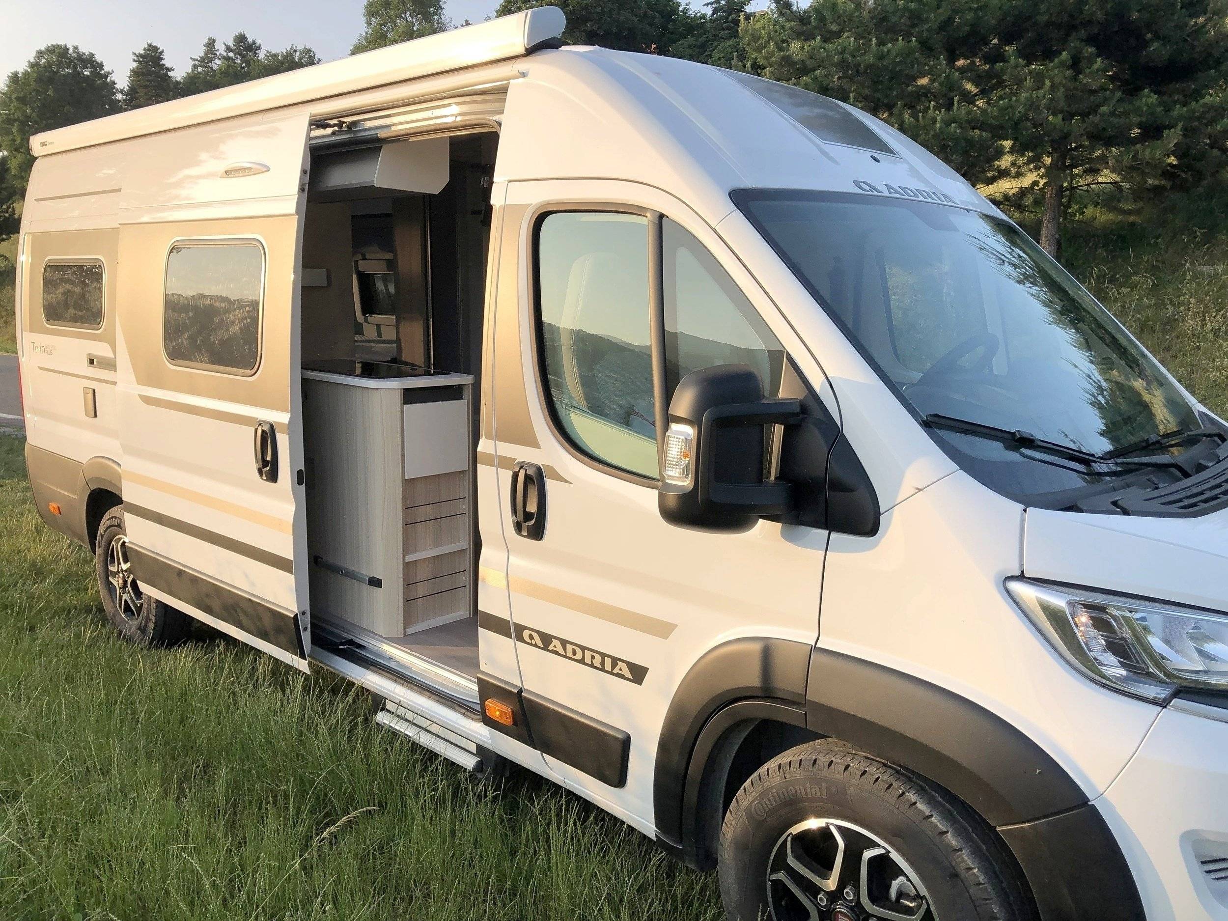 Adria Twin 640 SGX plus