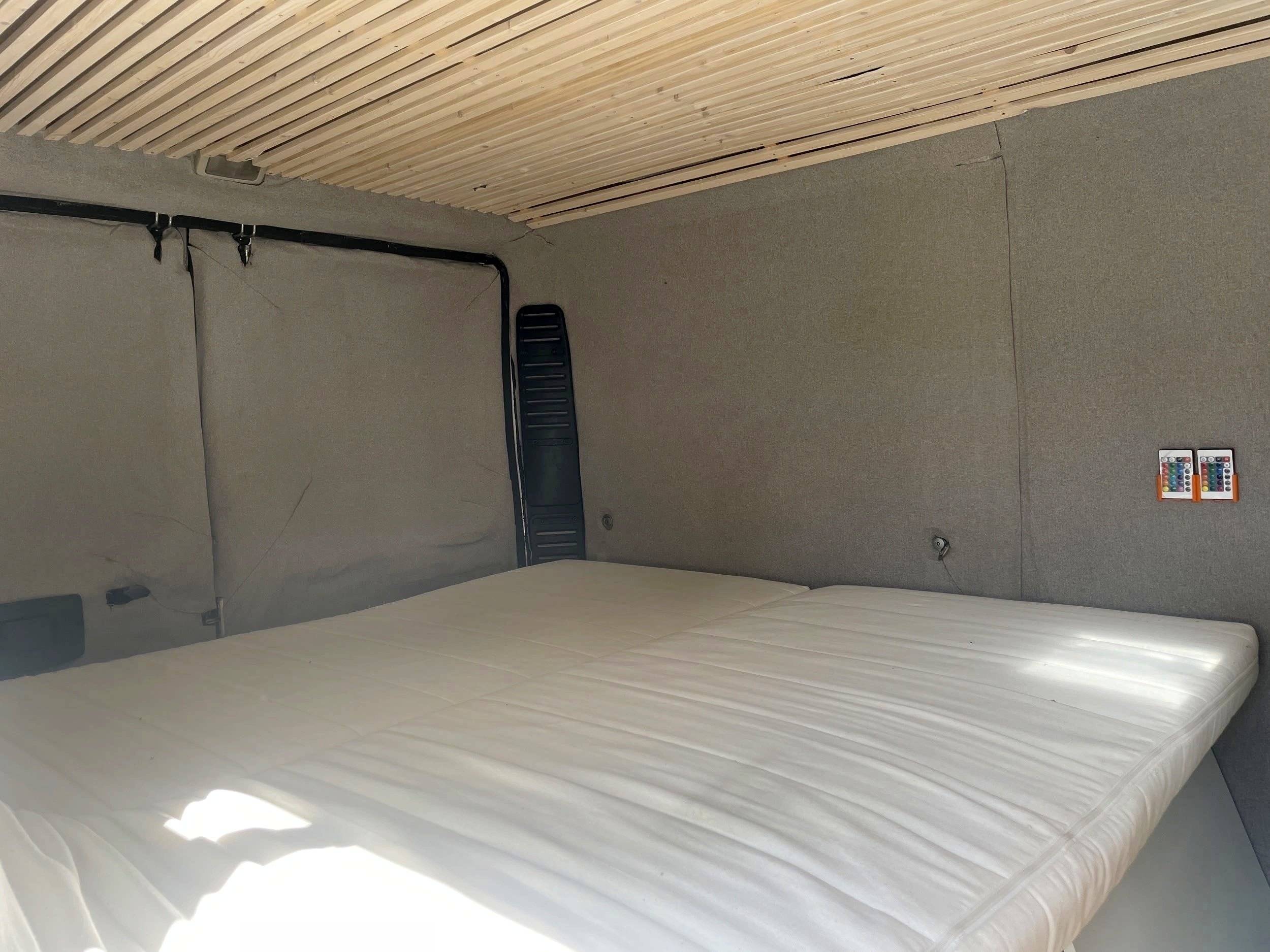 Berth Peugeot Boxer - Yescapa