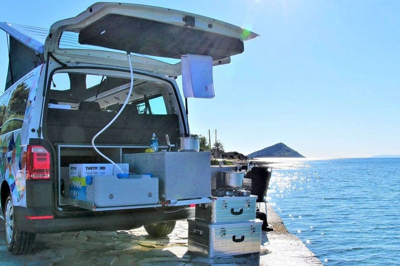 Volkswagen T6 with Raising Roof