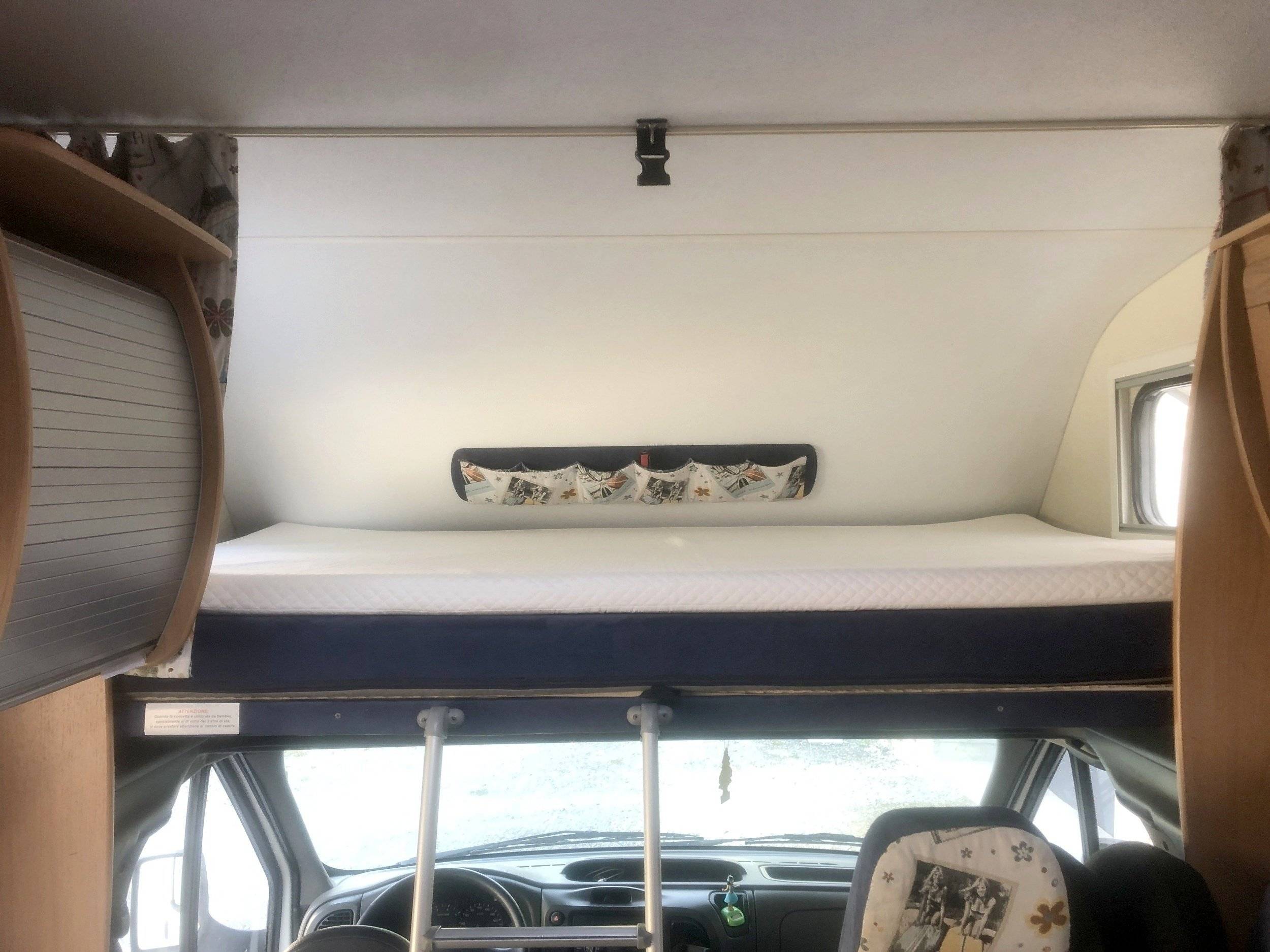 Couchages Ford Transit 2,4 l TDCi 140 ch. - Yescapa