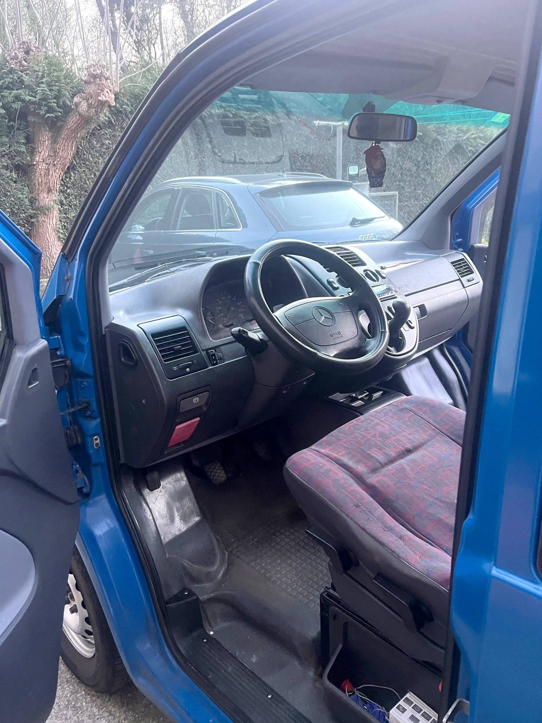 Mercedes V220D