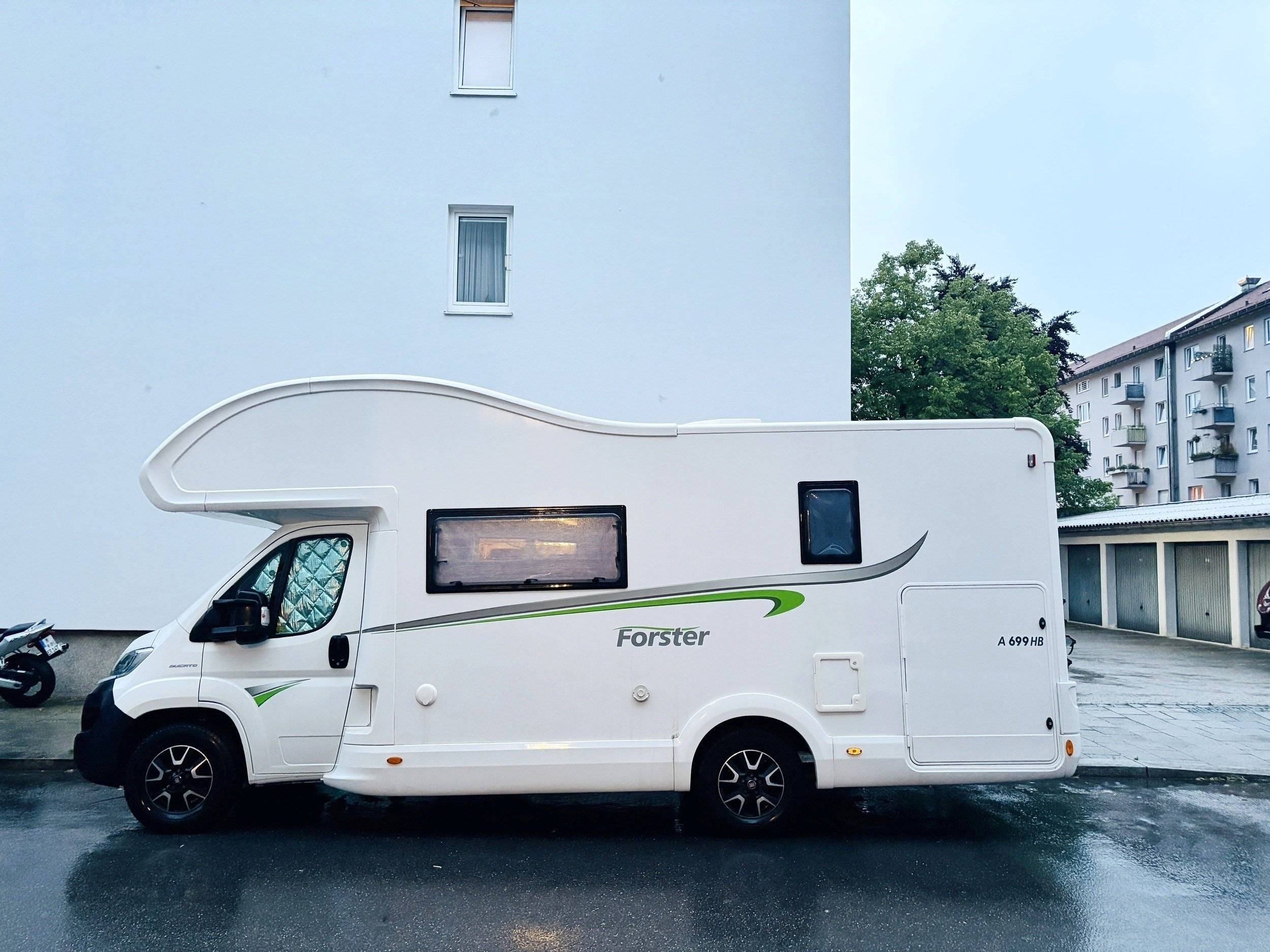 Voorkant 3/4 Fiat 2,3 l 140ch - Yescapa