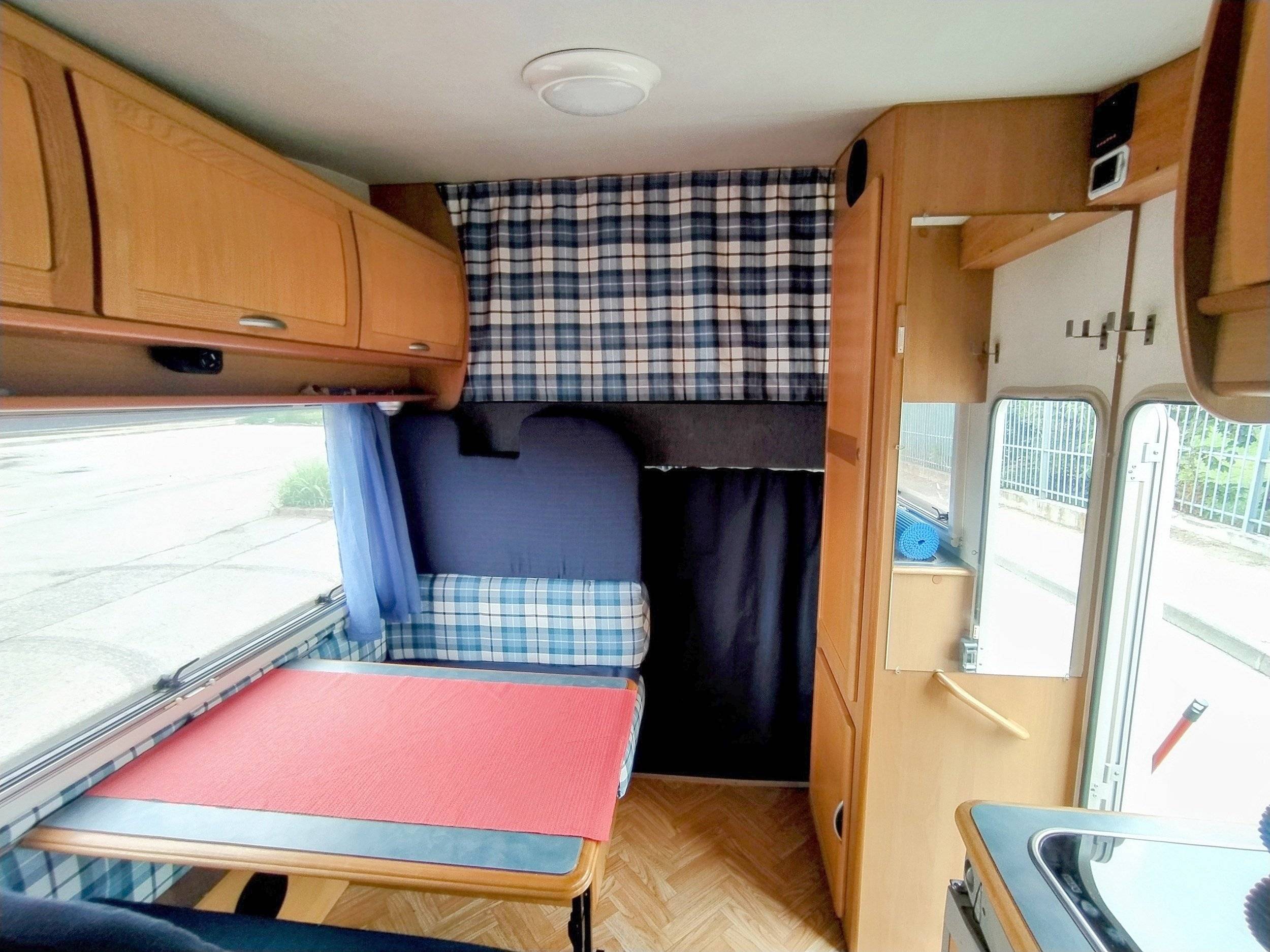 Coin repas Fiat Fiat ducato 2.8l JTD - Yescapa