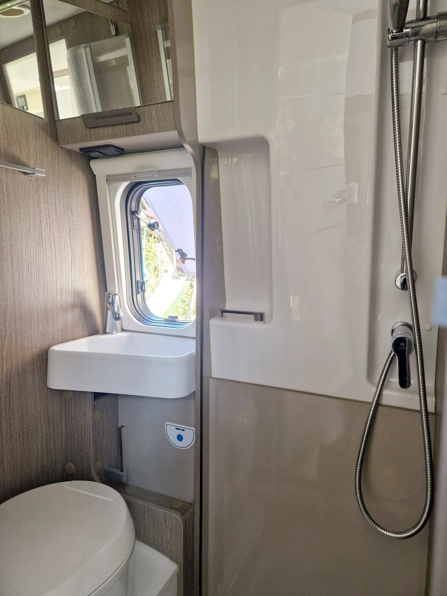 Challenger Challenger v114 Road Edition VIP