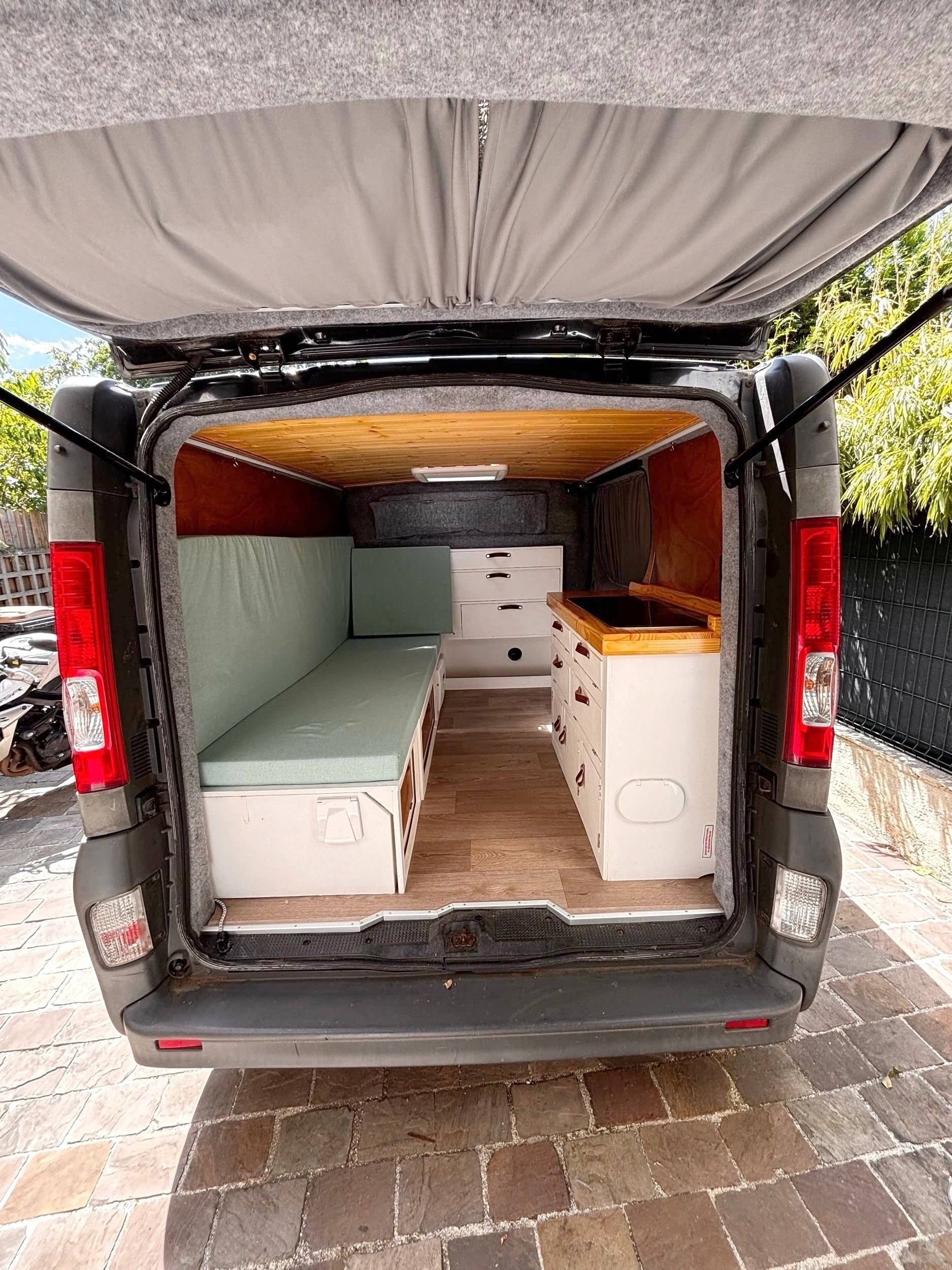 llits Opel Vivaro 115ch - Yescapa