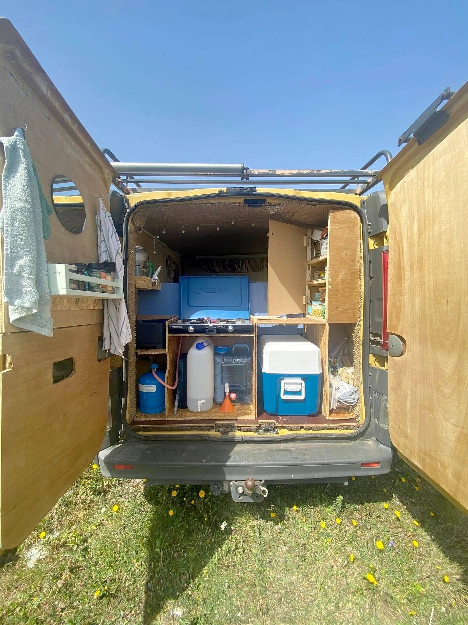 Kitchen Renault Trafic - Yescapa