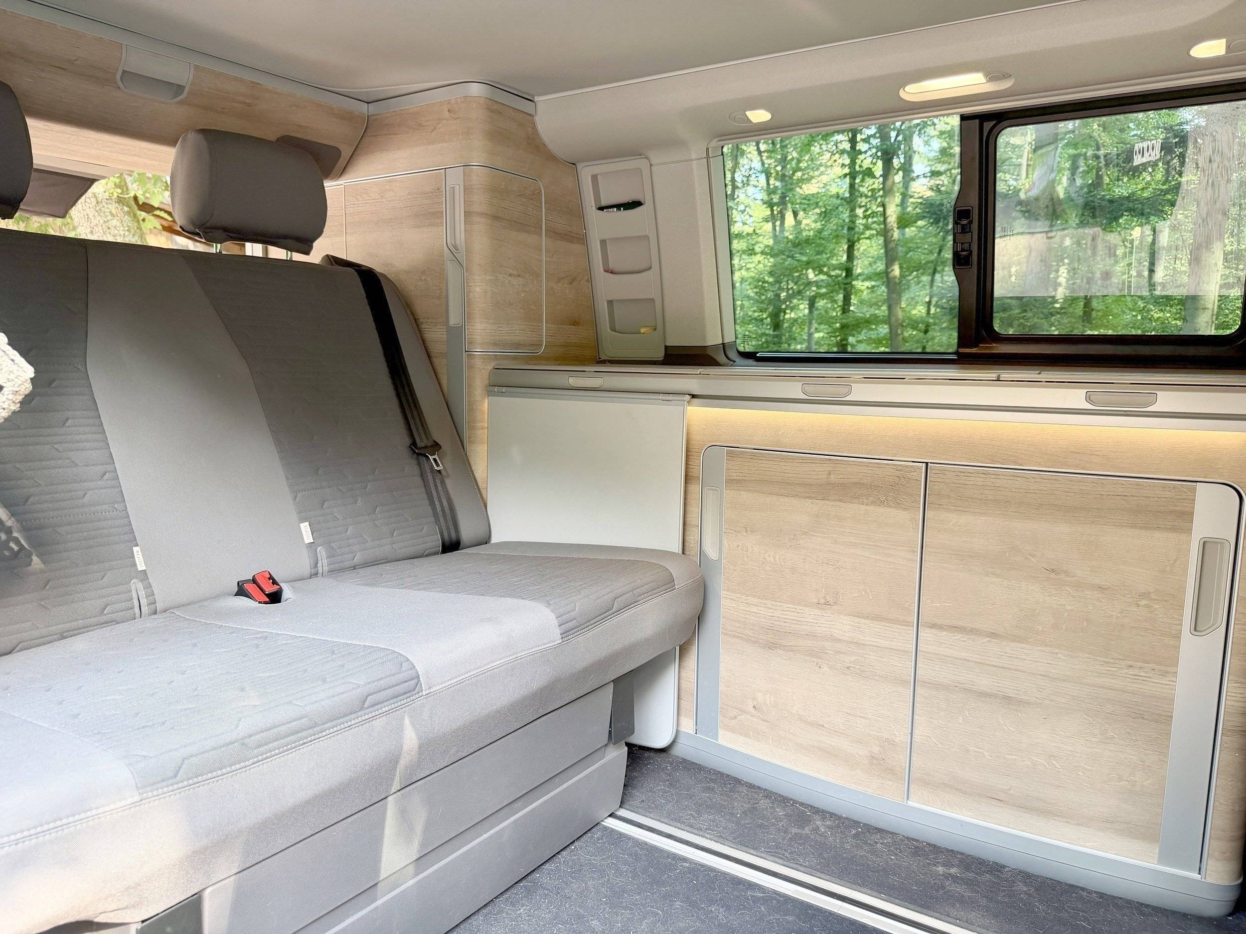 Couchages Volkswagen T6 California Coast - Yescapa