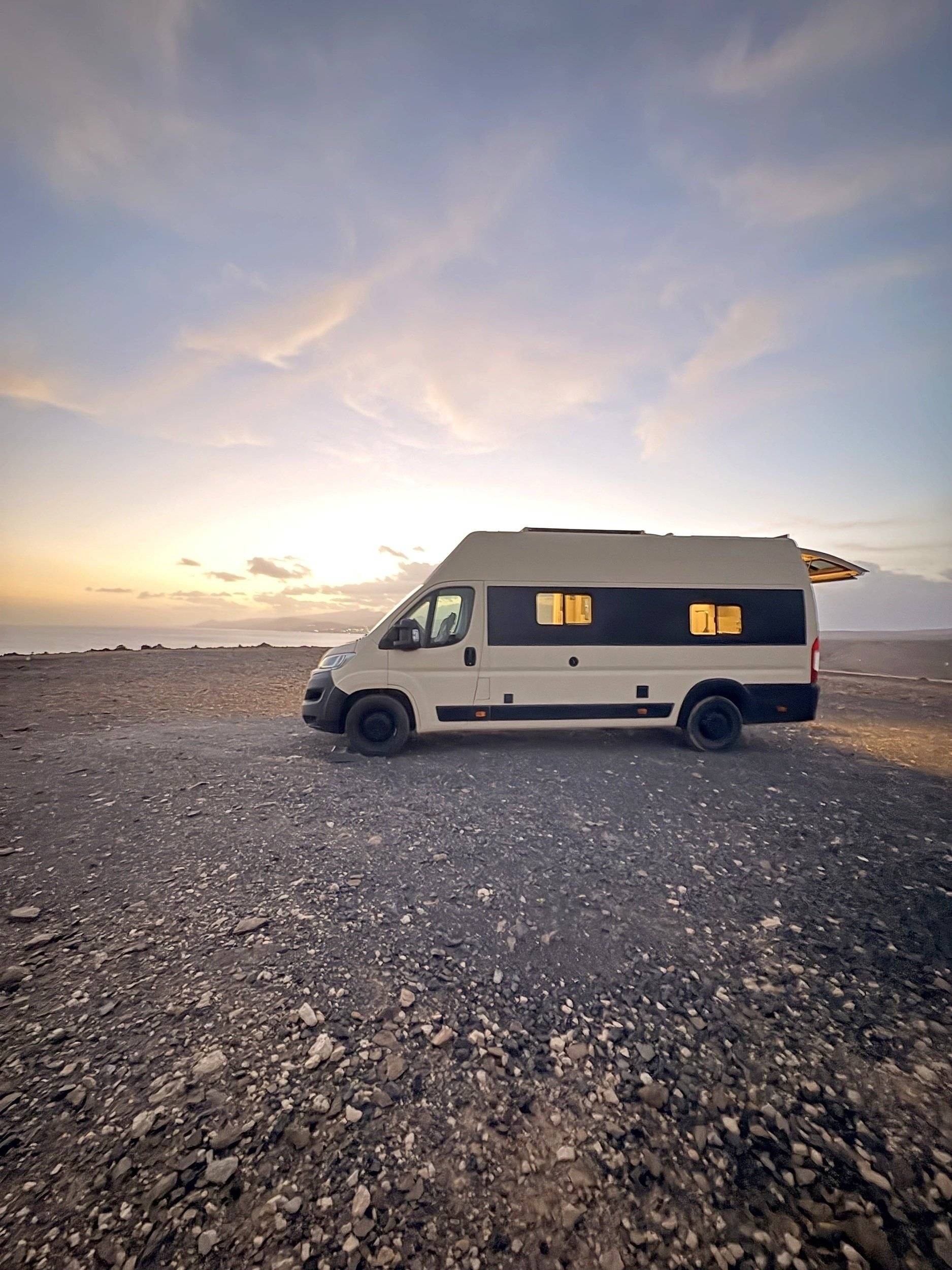 Front view from 3/4 Fiat Ducato 2,3 l Multijet 130 ch. - Yescapa