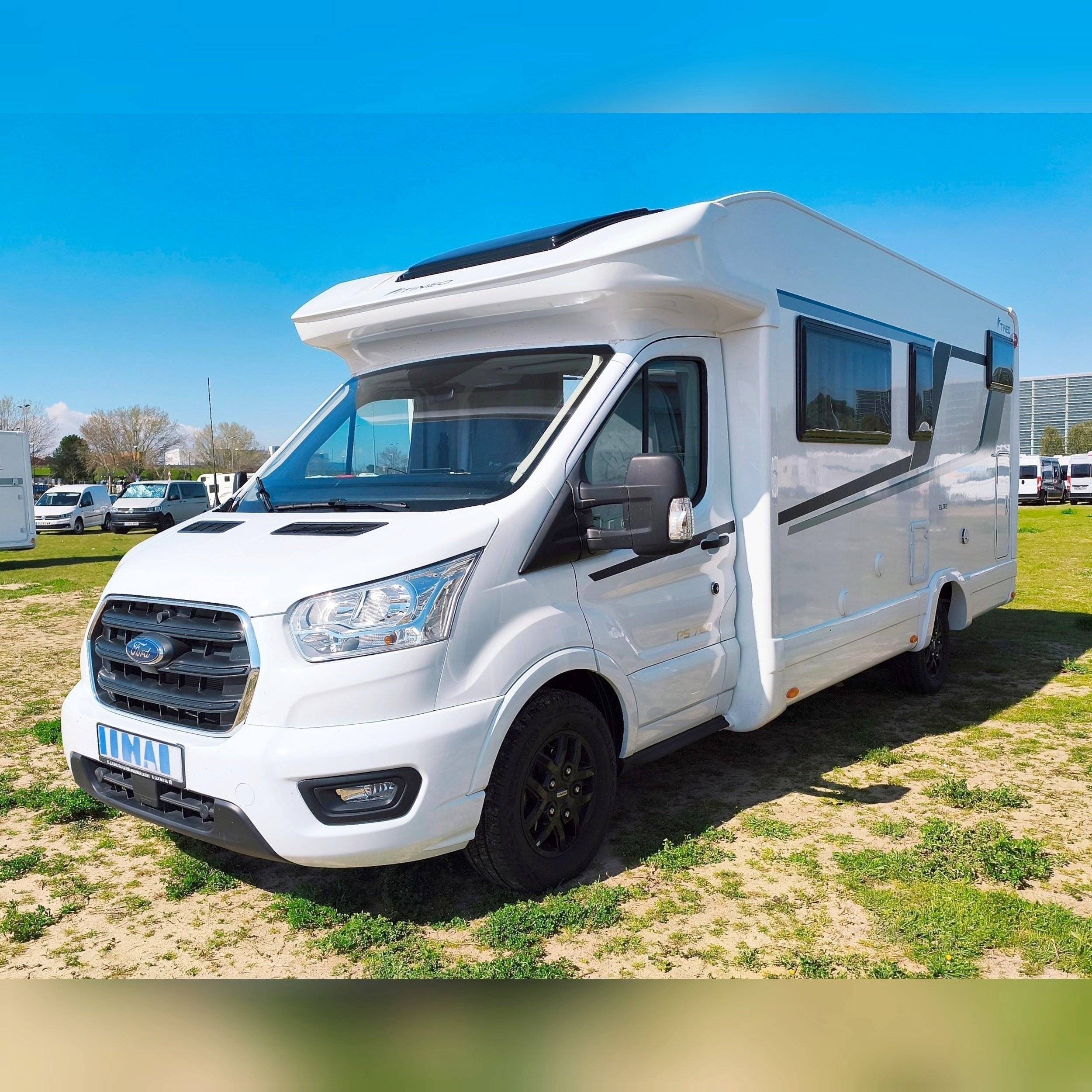 Vista del vehicle angle davanter Ford - Yescapa