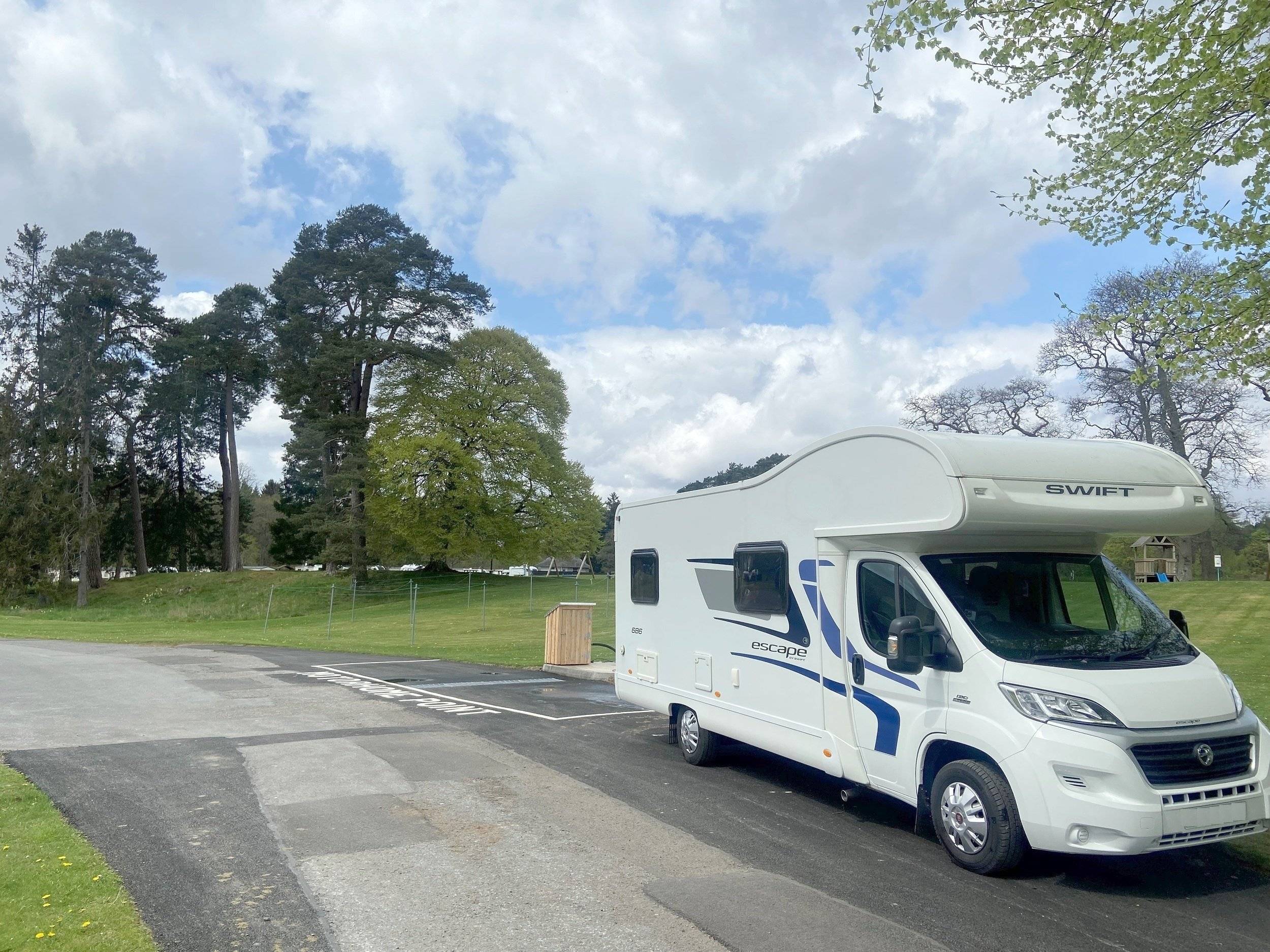 Location Camping car capucine Glasgow Swift Escape 686 48144