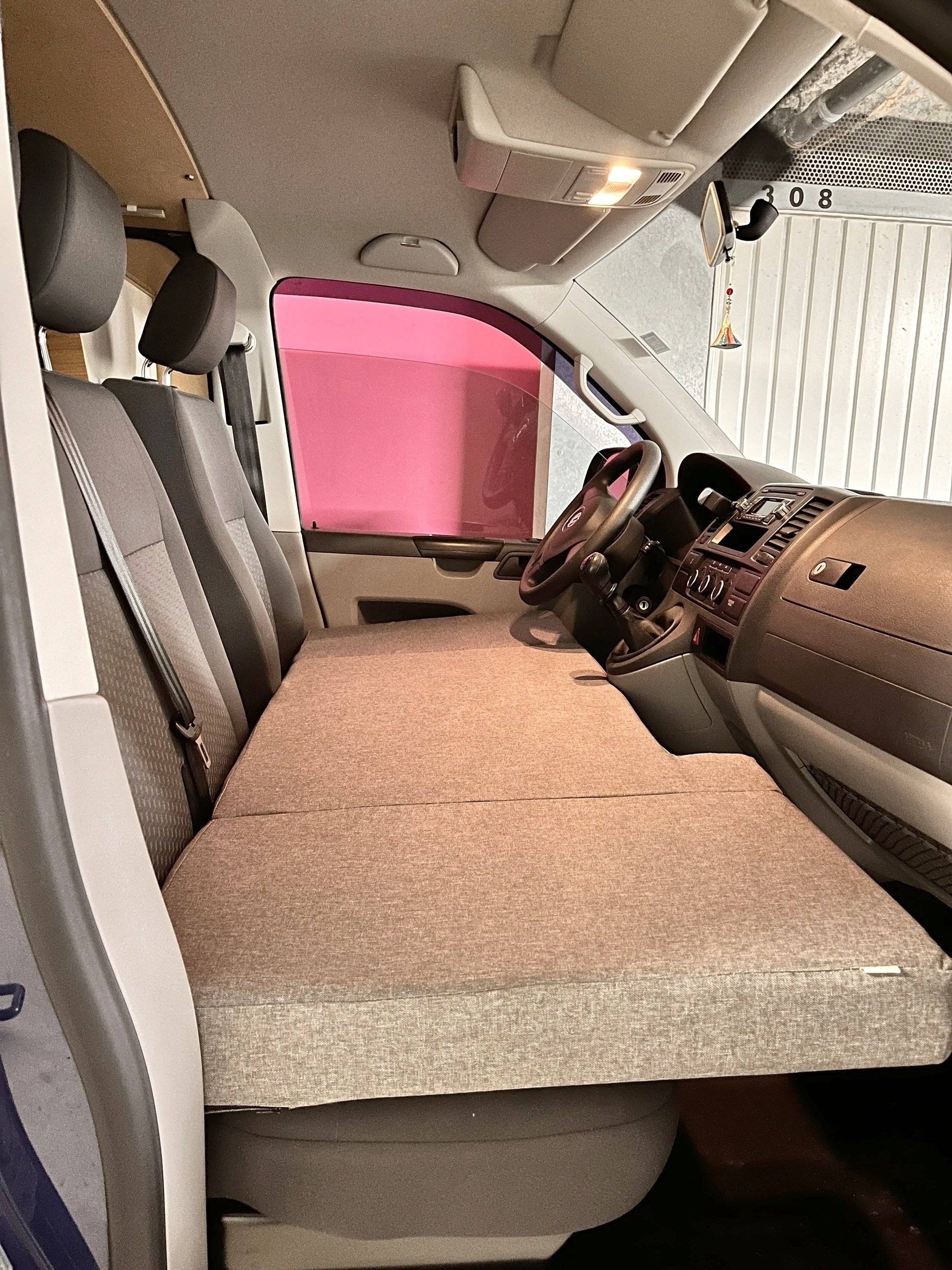 Banana Van Volkswagen Transporter T5