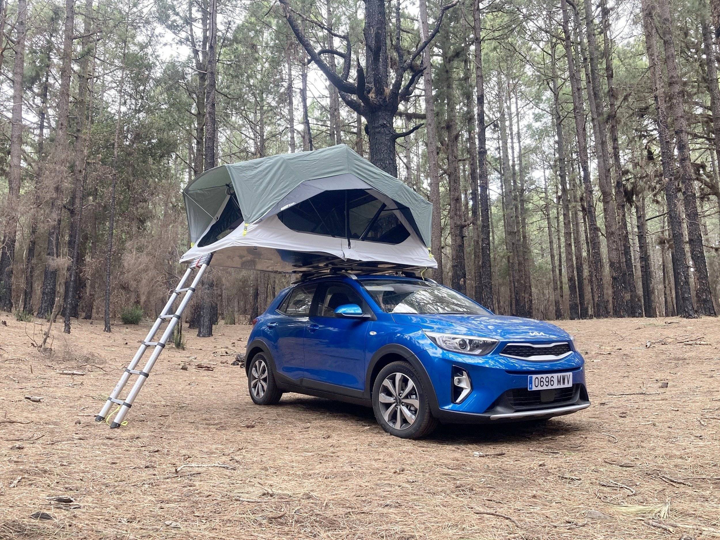 Vista de 3/4 kia Stonic - Yescapa
