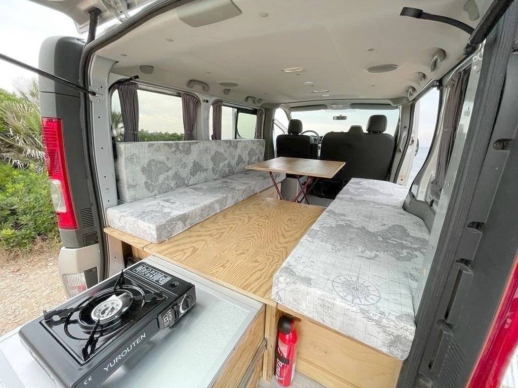 Eethoek Renault Trafic 115 ch - Yescapa