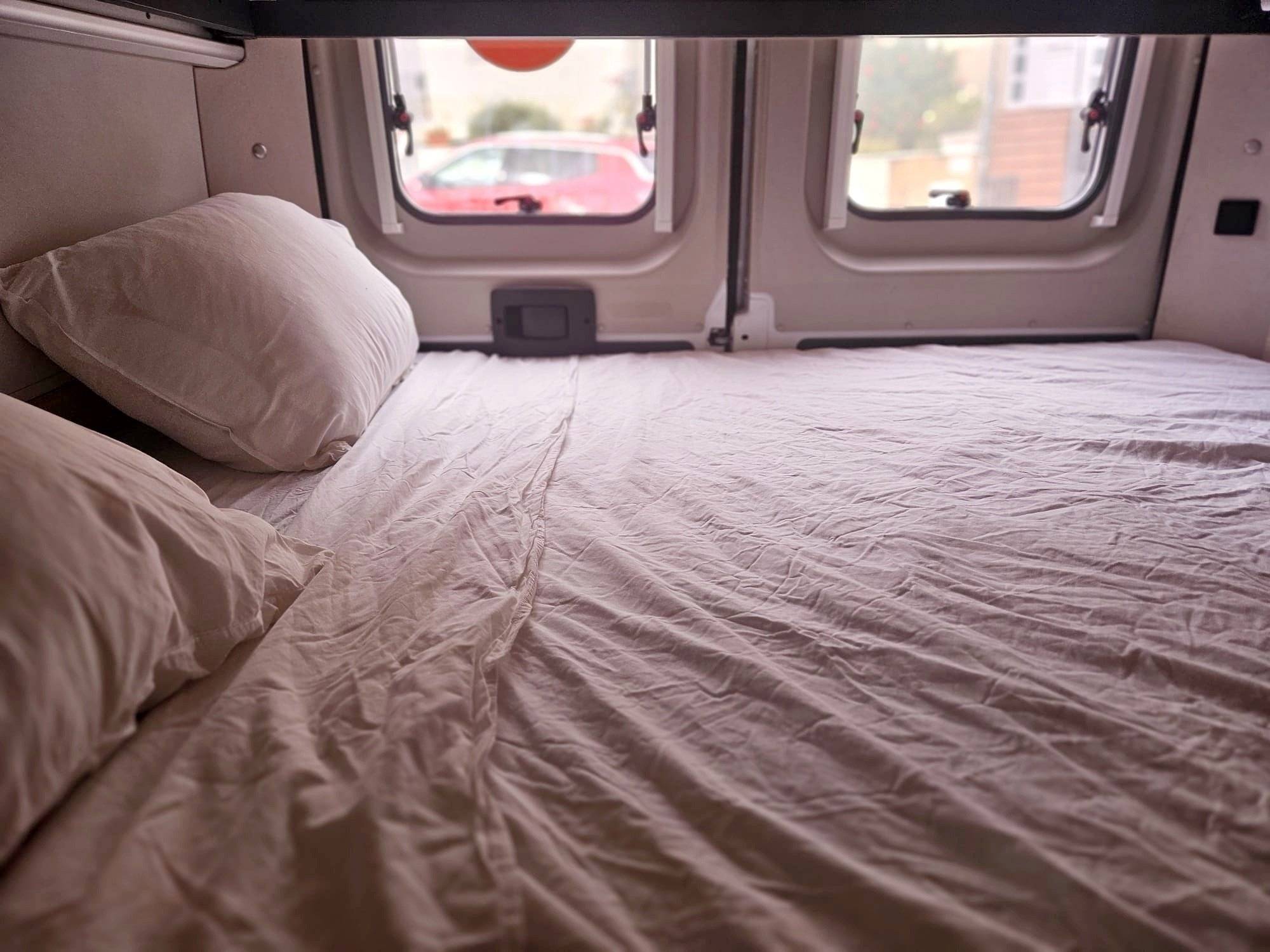 Weinsberg Carabus 600K (4 Plazas Viajar / 5 Dormir)