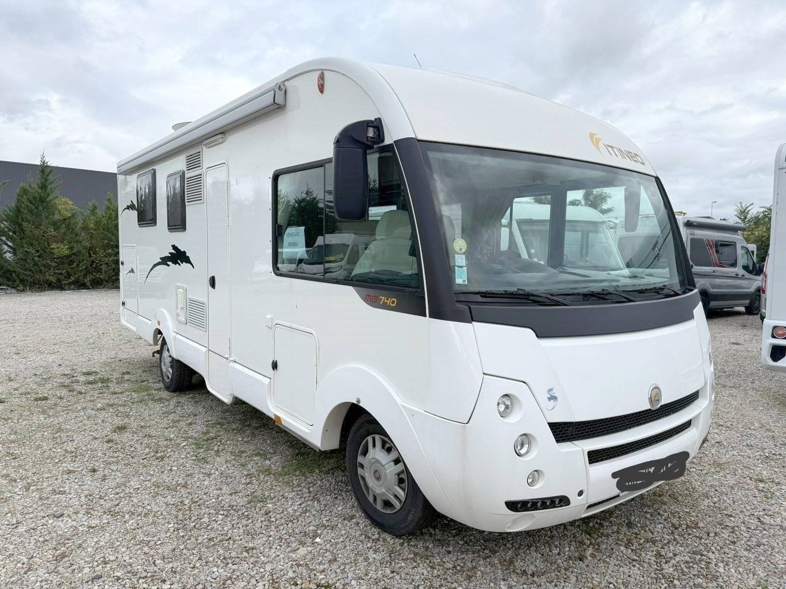 Front view from 3/4 Fiat - Yescapa