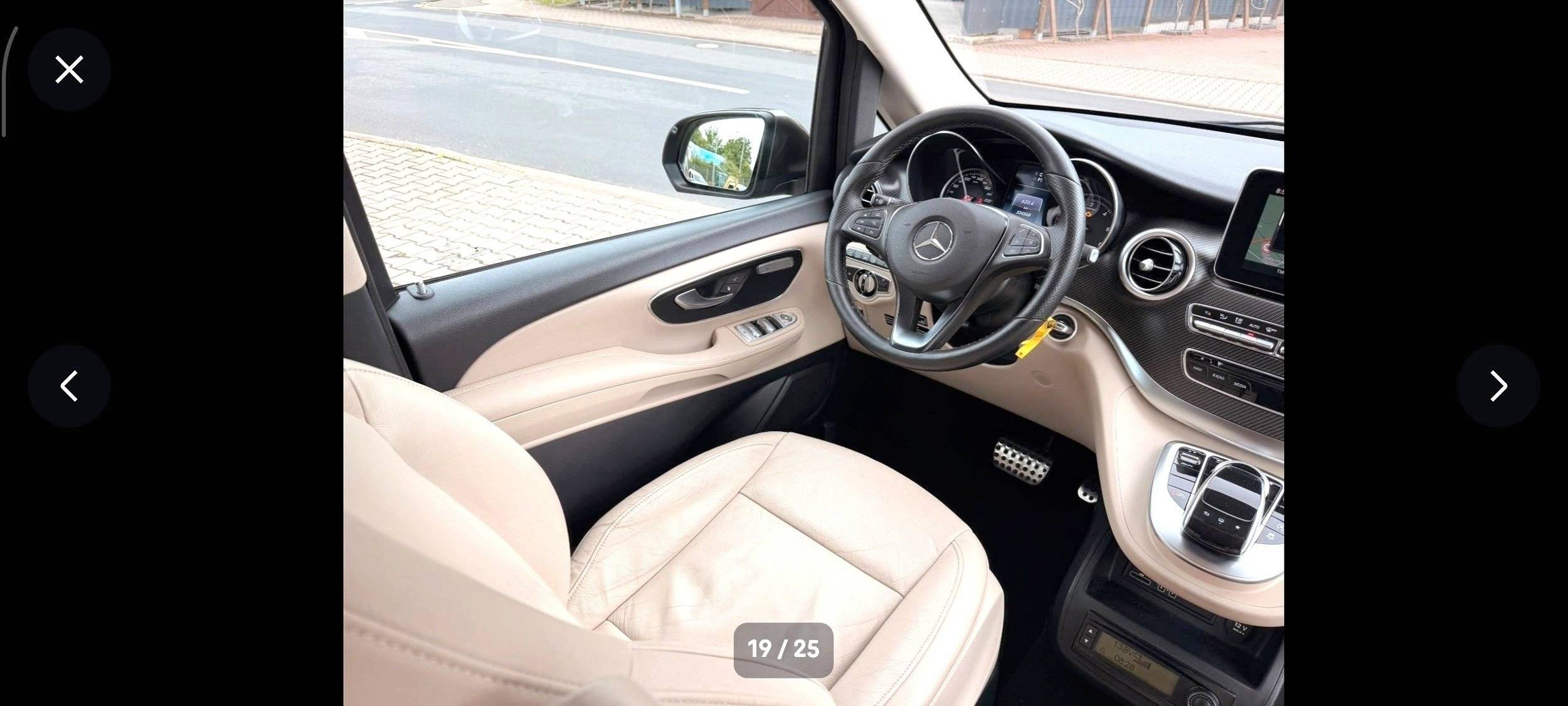 Área de jantar Mercedes marco polo - Yescapa