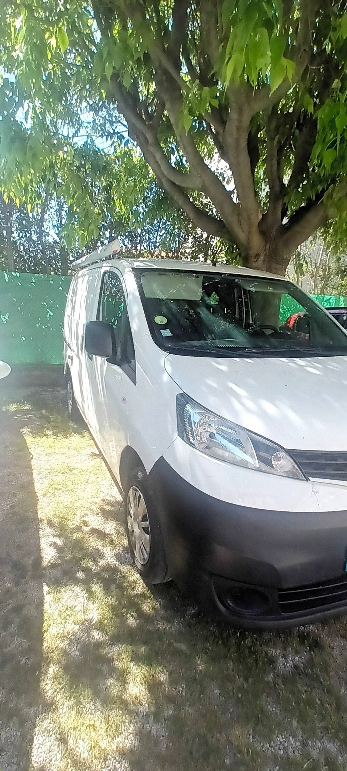 Front view from 3/4 Nissan - Yescapa