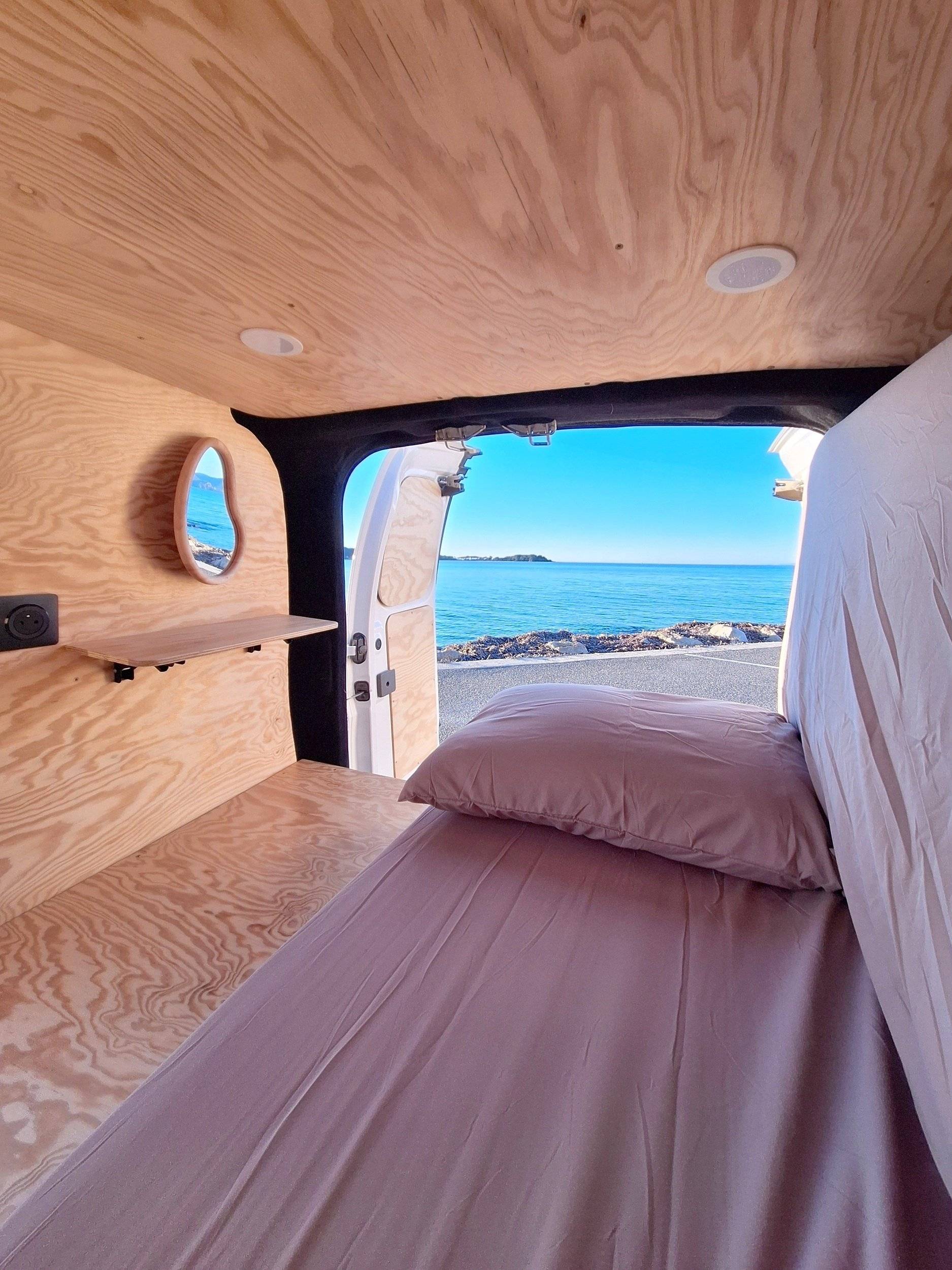 Slaapplaatsen Nissan NV200 - Yescapa