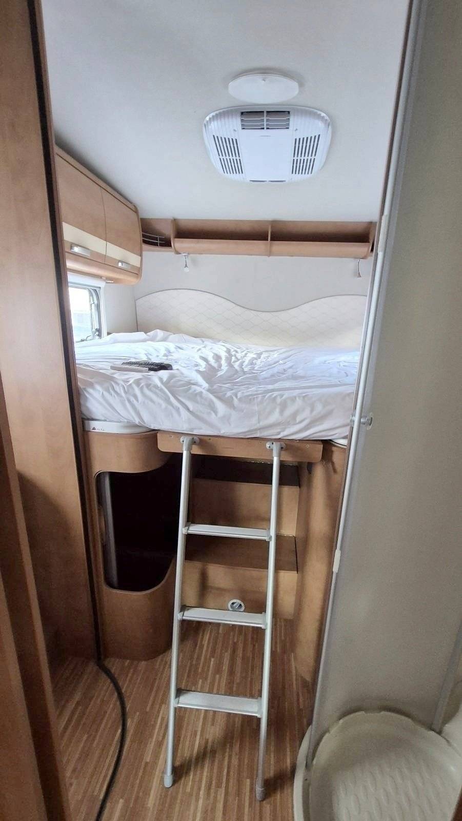 Dining Area Fiat Fiat Multijet 2   2,3 L   150 CV - Yescapa