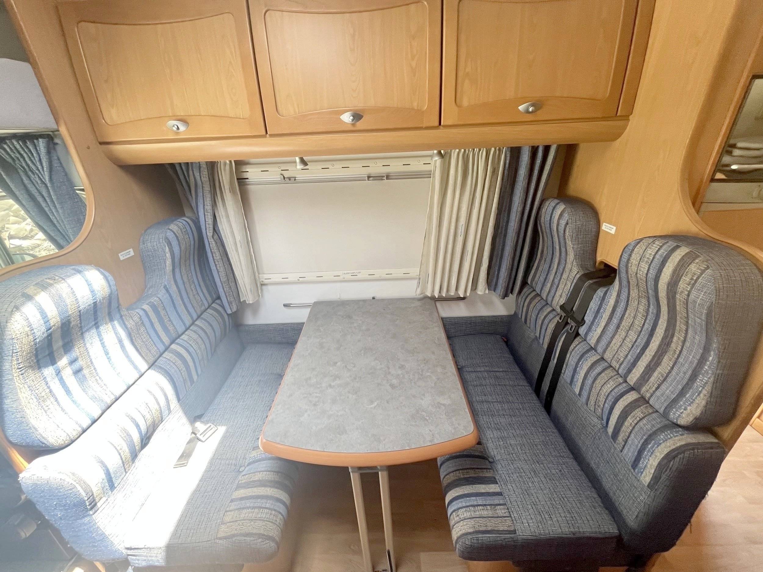 Dinette Fiat Ducato 2,3 130 ch - Yescapa
