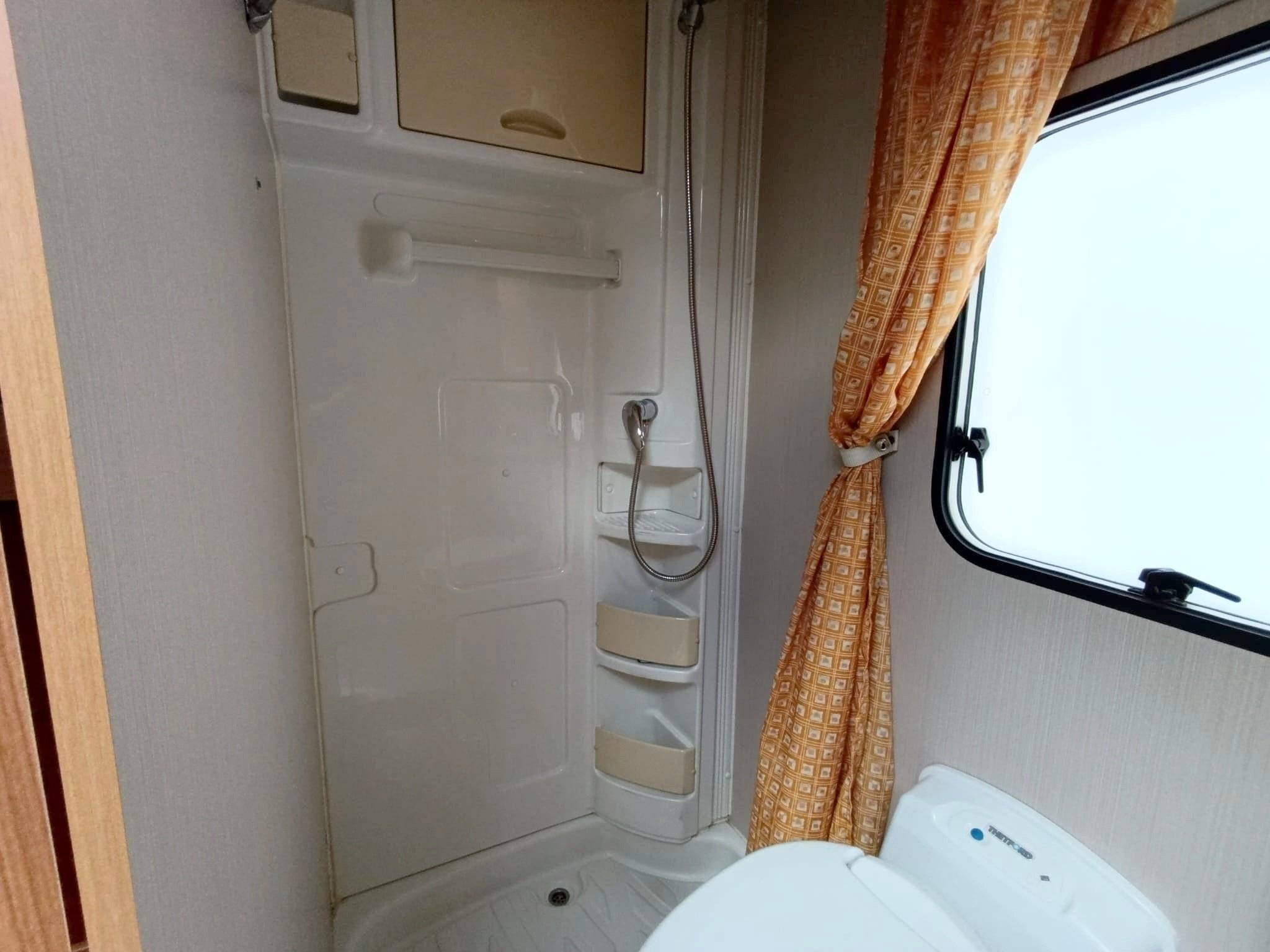 Challenger ford transit