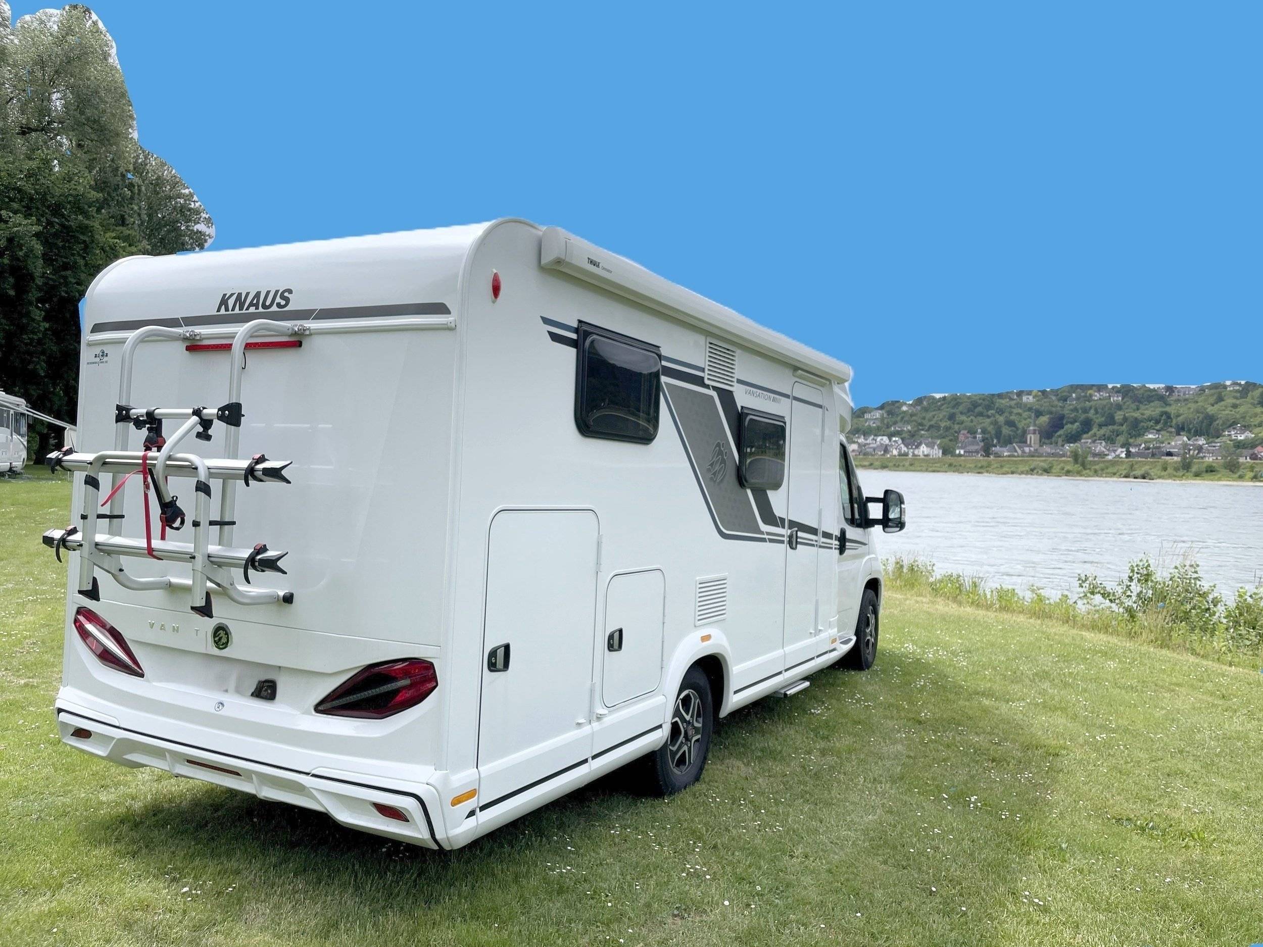 Teilintegriertes Wohnmobil