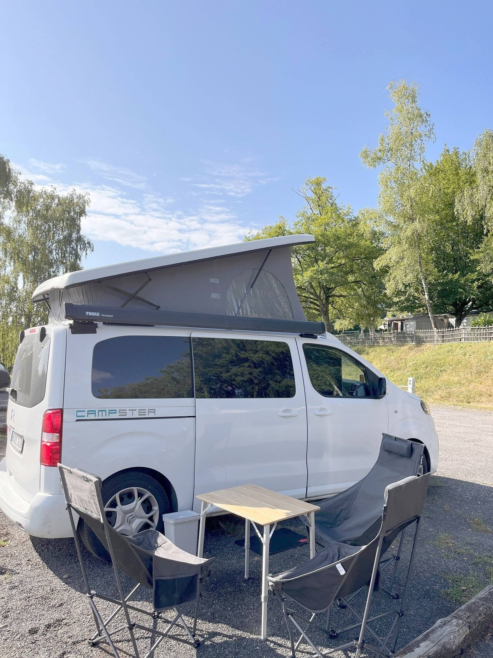 Front view from 3/4 Citroën Citroën jumpy - Yescapa