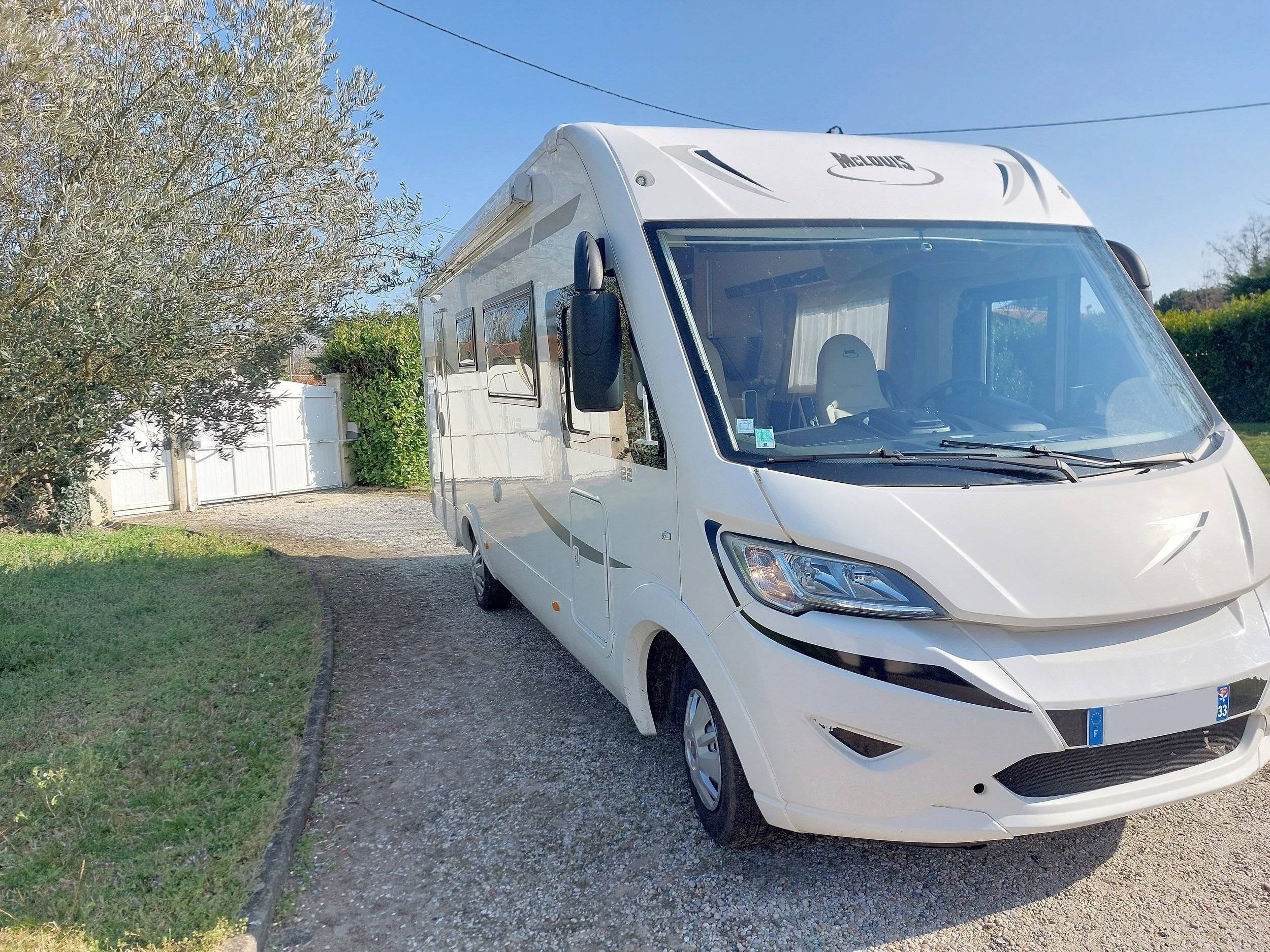 MC LOUIS GOLD NEVIS 22